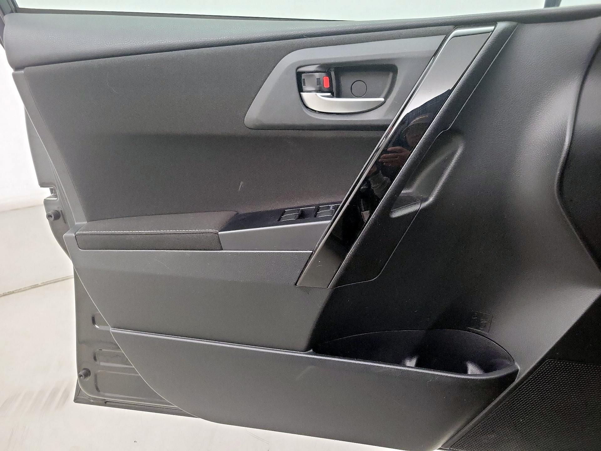 Thumbnail: 2018 Toyota Corolla iM - 12