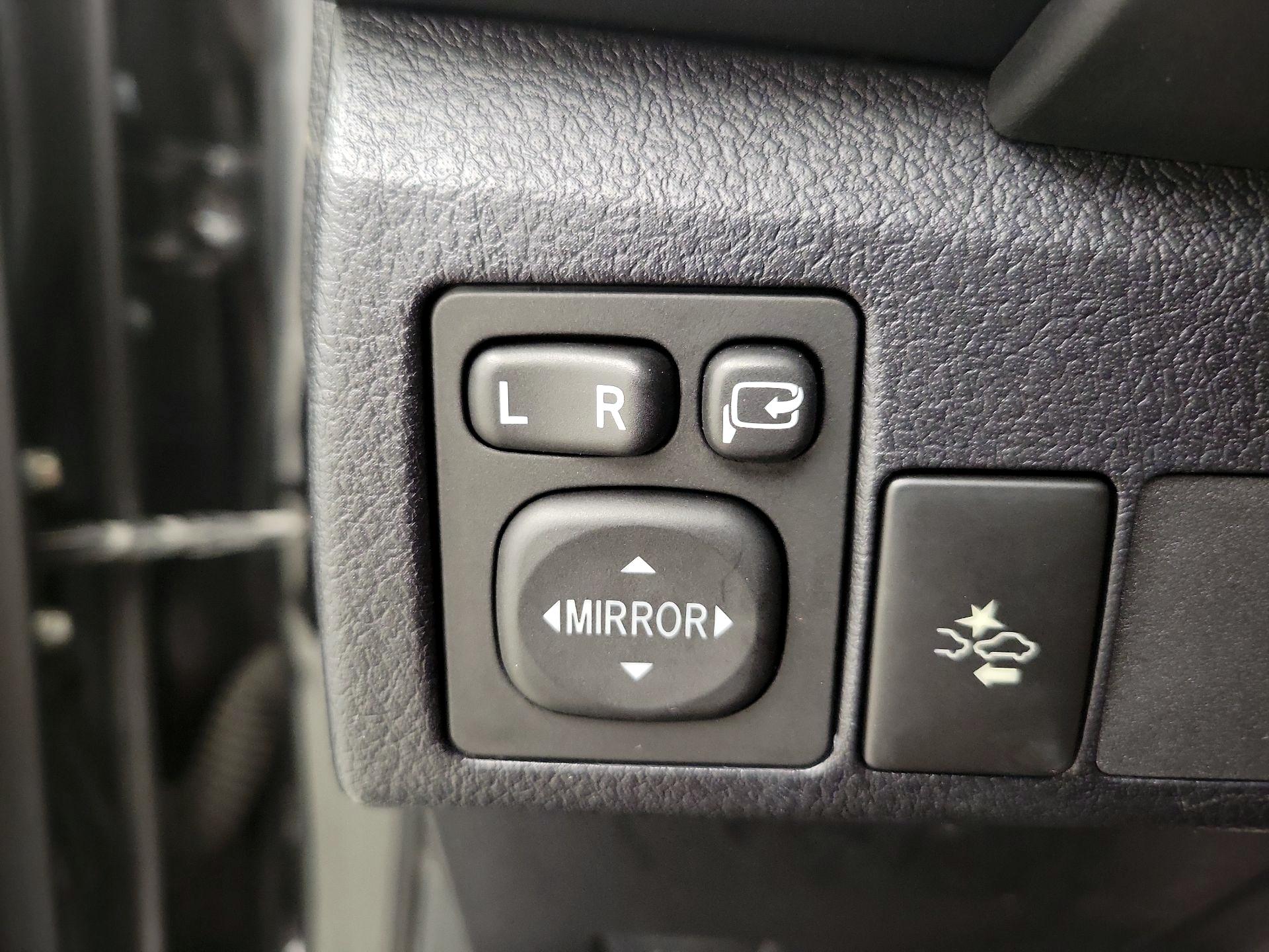 Thumbnail: 2018 Toyota Corolla iM - 13