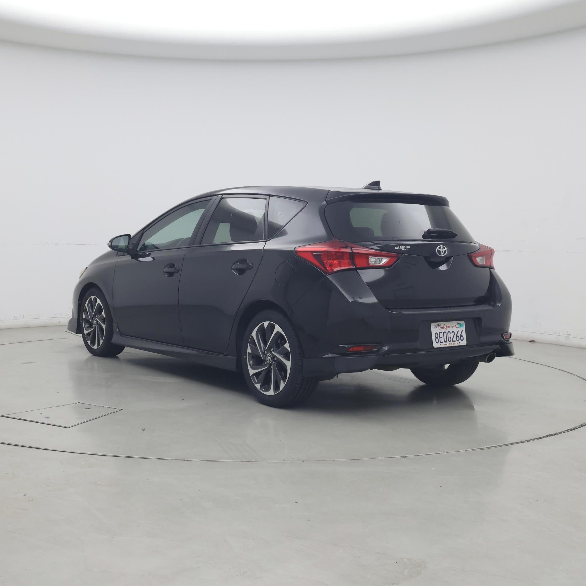 Thumbnail: 2018 Toyota Corolla iM - 2