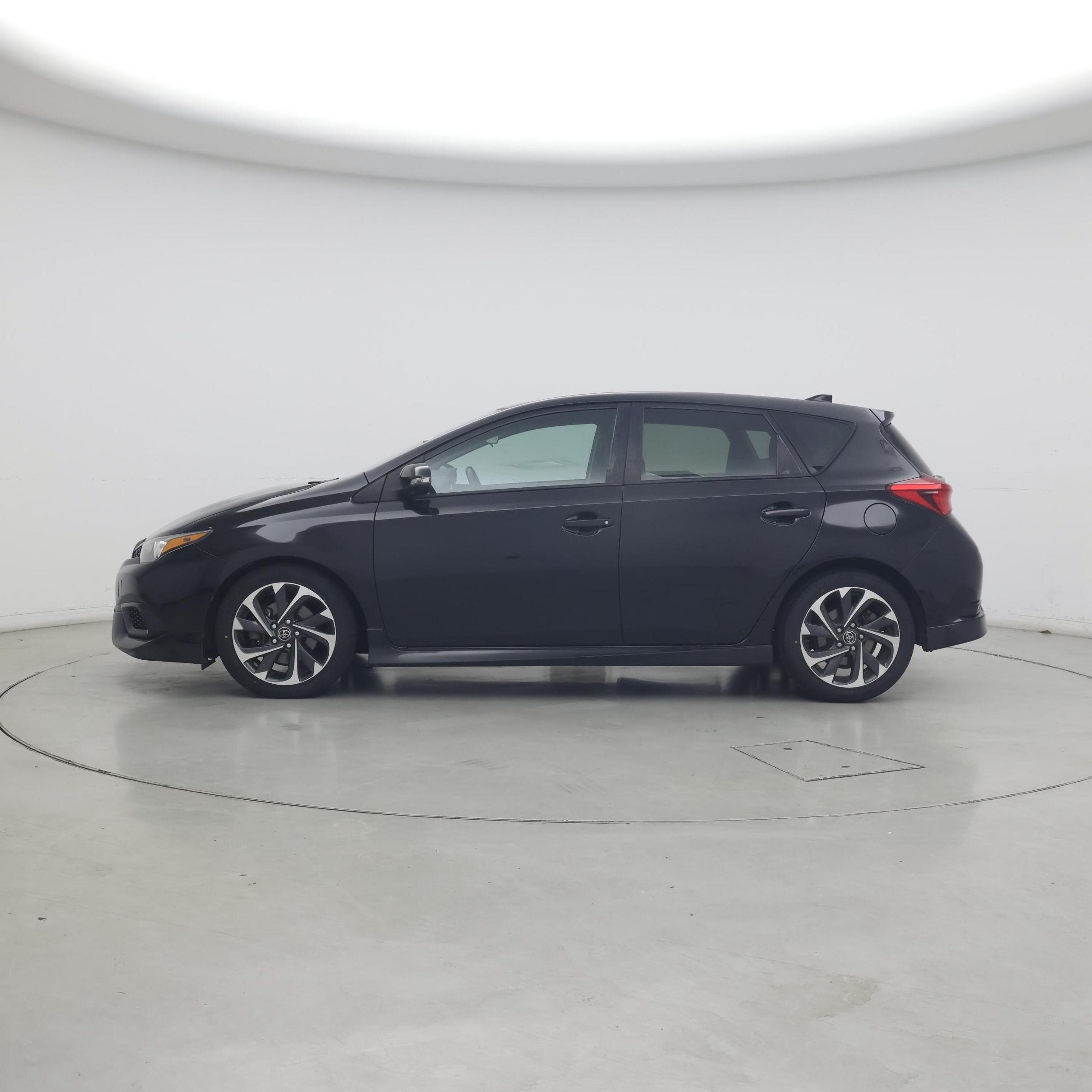 Thumbnail: 2018 Toyota Corolla iM - 3