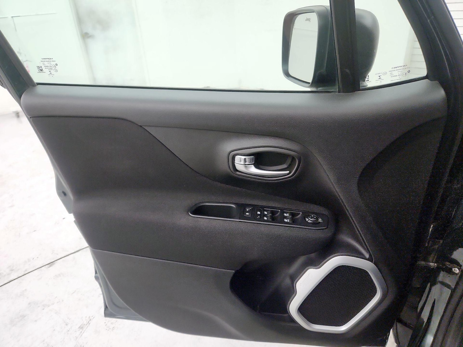 2021 Jeep Renegade Jeepster - Photo 13