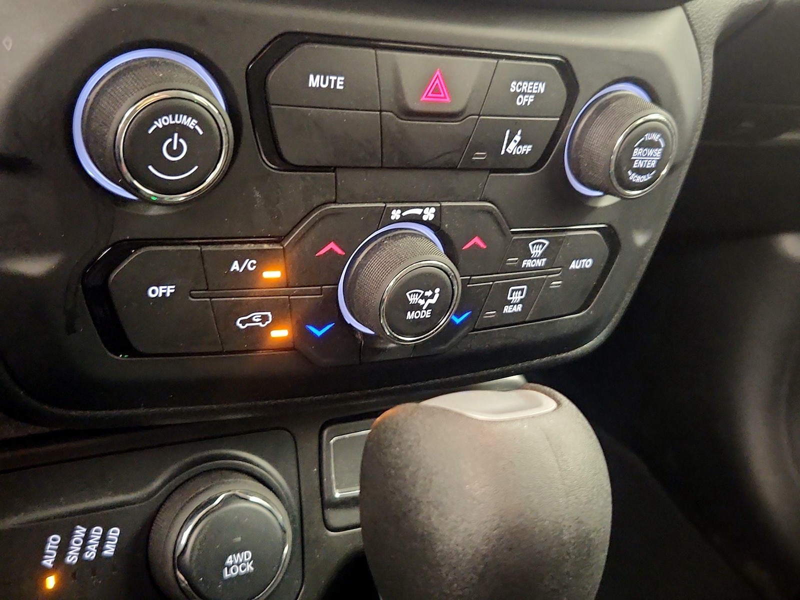 2021 Jeep Renegade Jeepster - Photo 17
