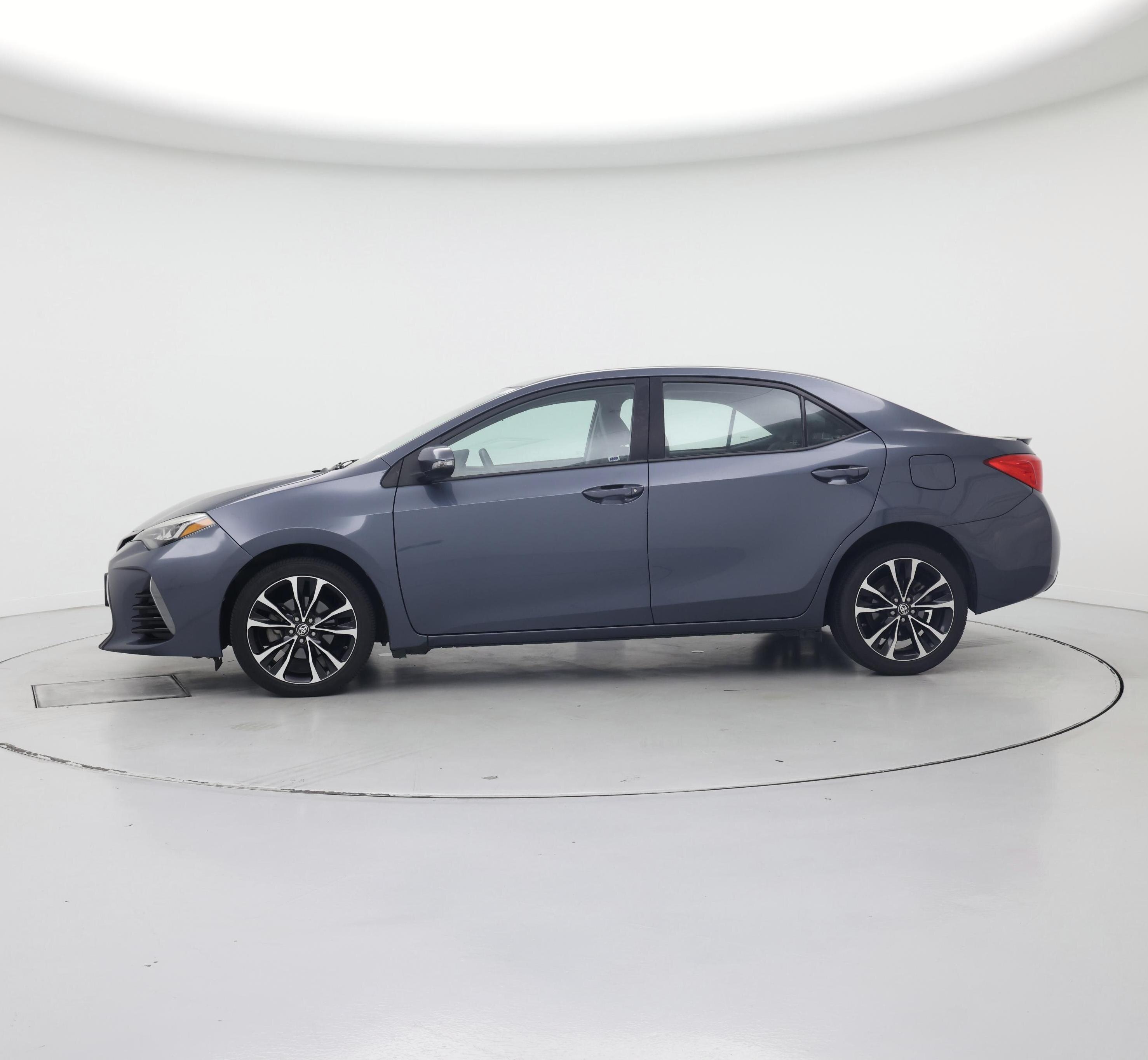 Thumbnail: 2017 Toyota Corolla - 3