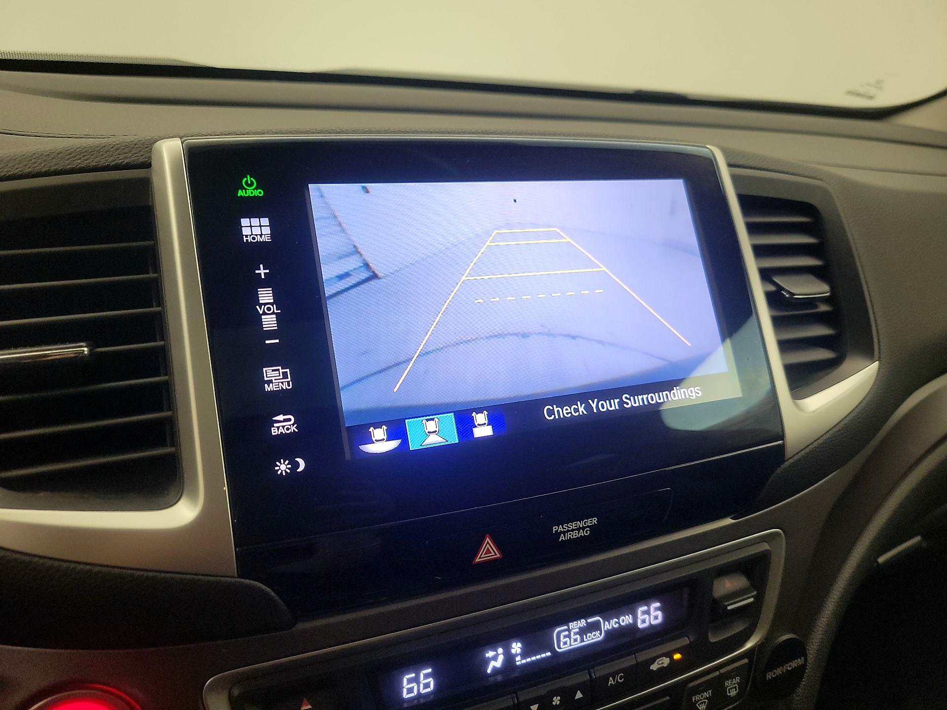 Thumbnail: 2016 Honda Pilot - 15