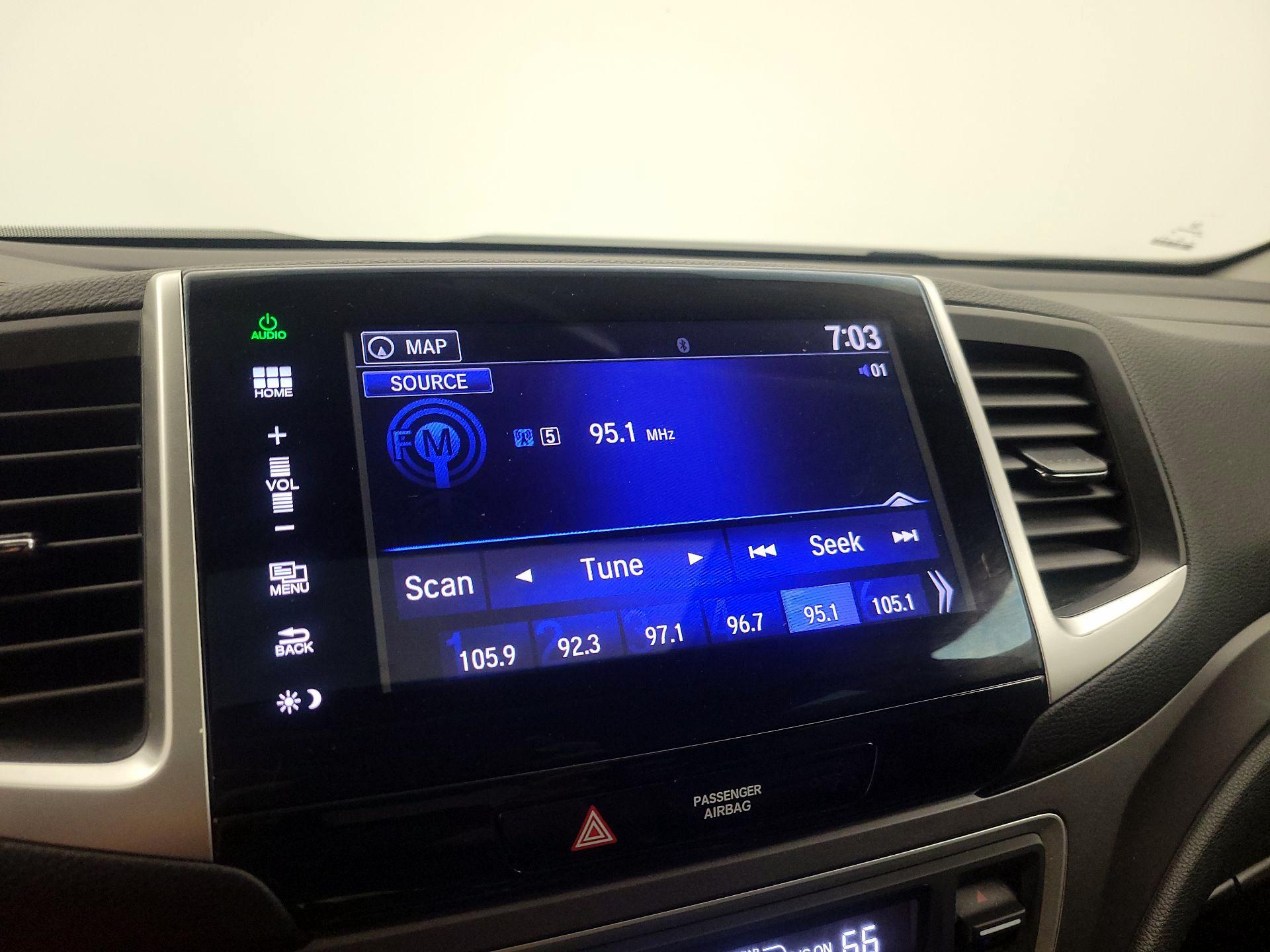 Thumbnail: 2016 Honda Pilot - 16