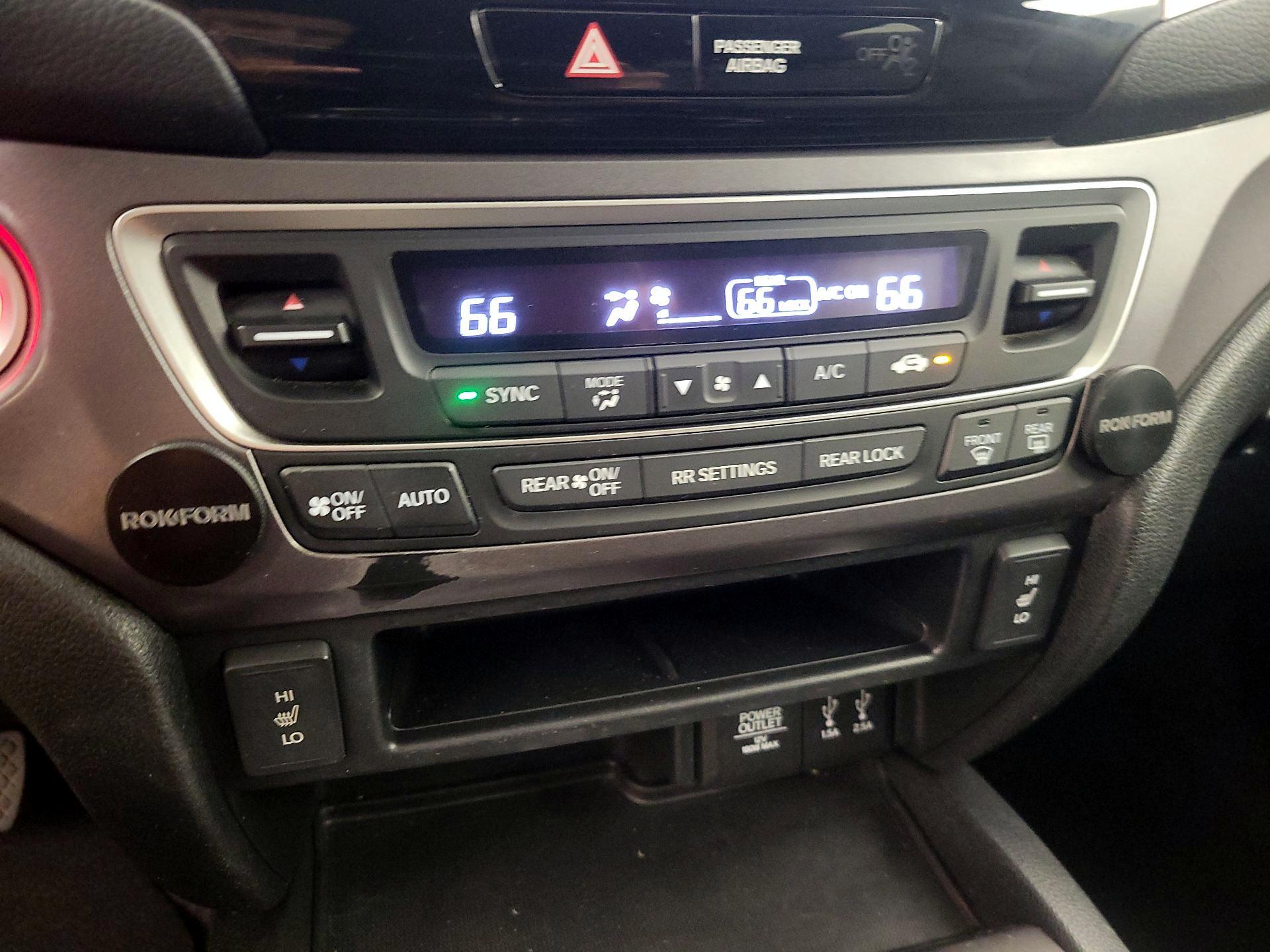 Thumbnail: 2016 Honda Pilot - 17