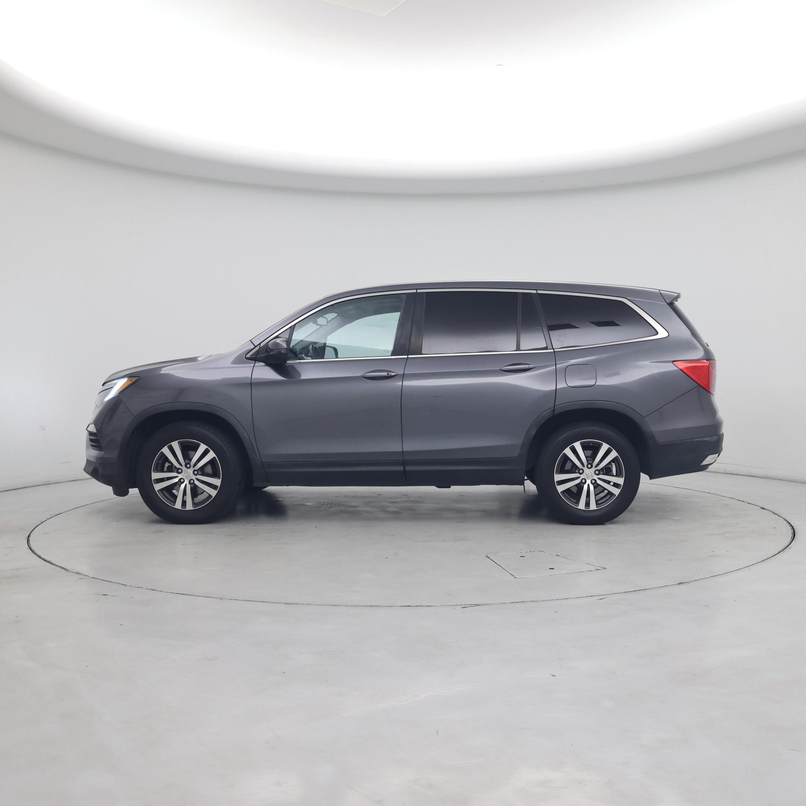 Thumbnail: 2016 Honda Pilot - 3