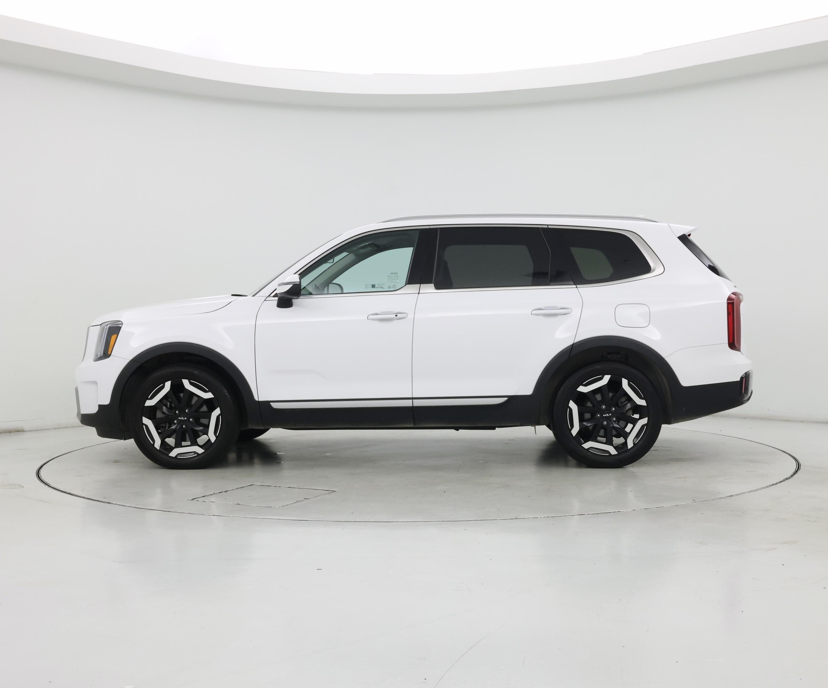 Thumbnail: 2023 Kia Telluride - 3
