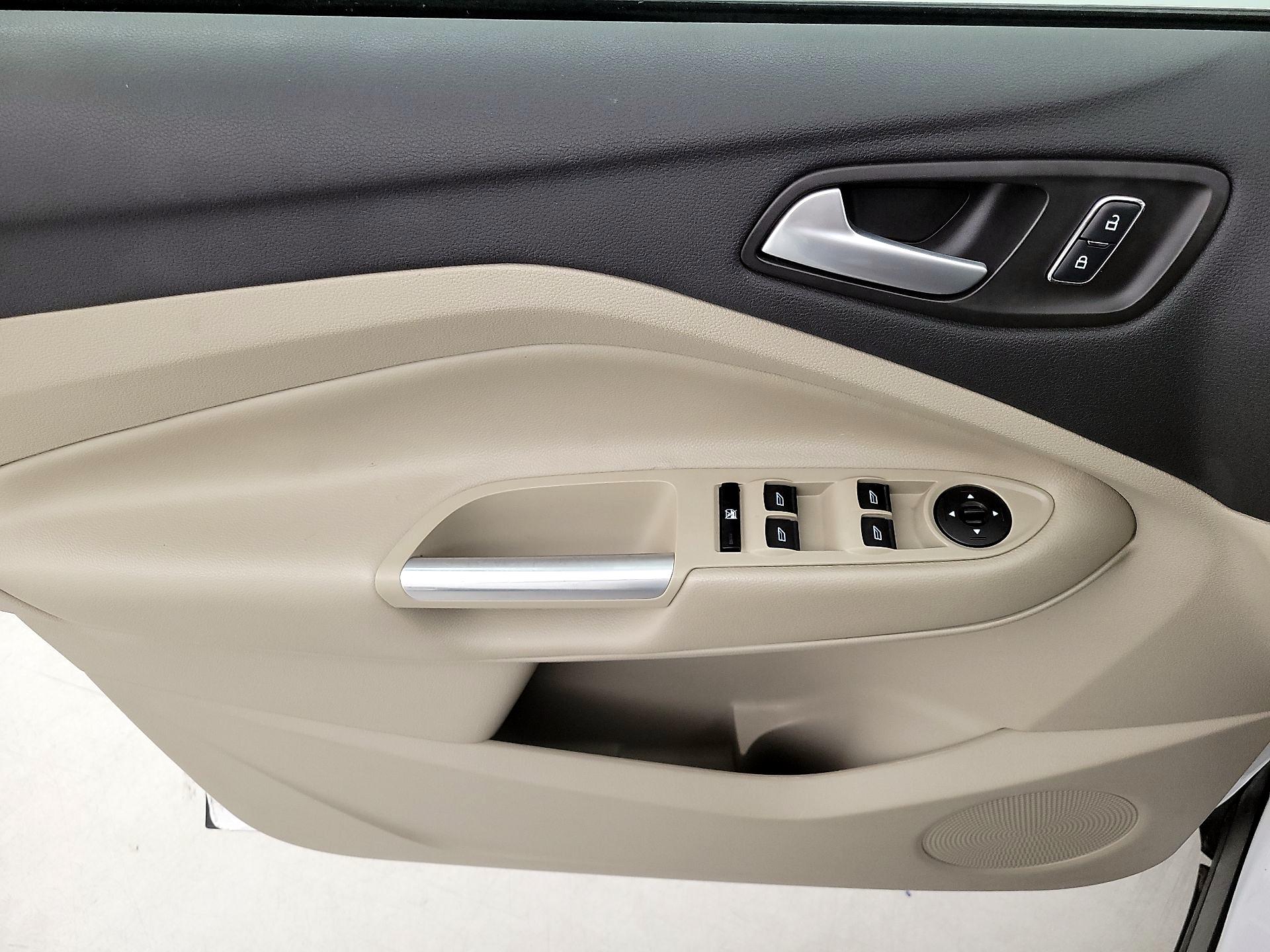Thumbnail: 2016 Ford Escape - 12