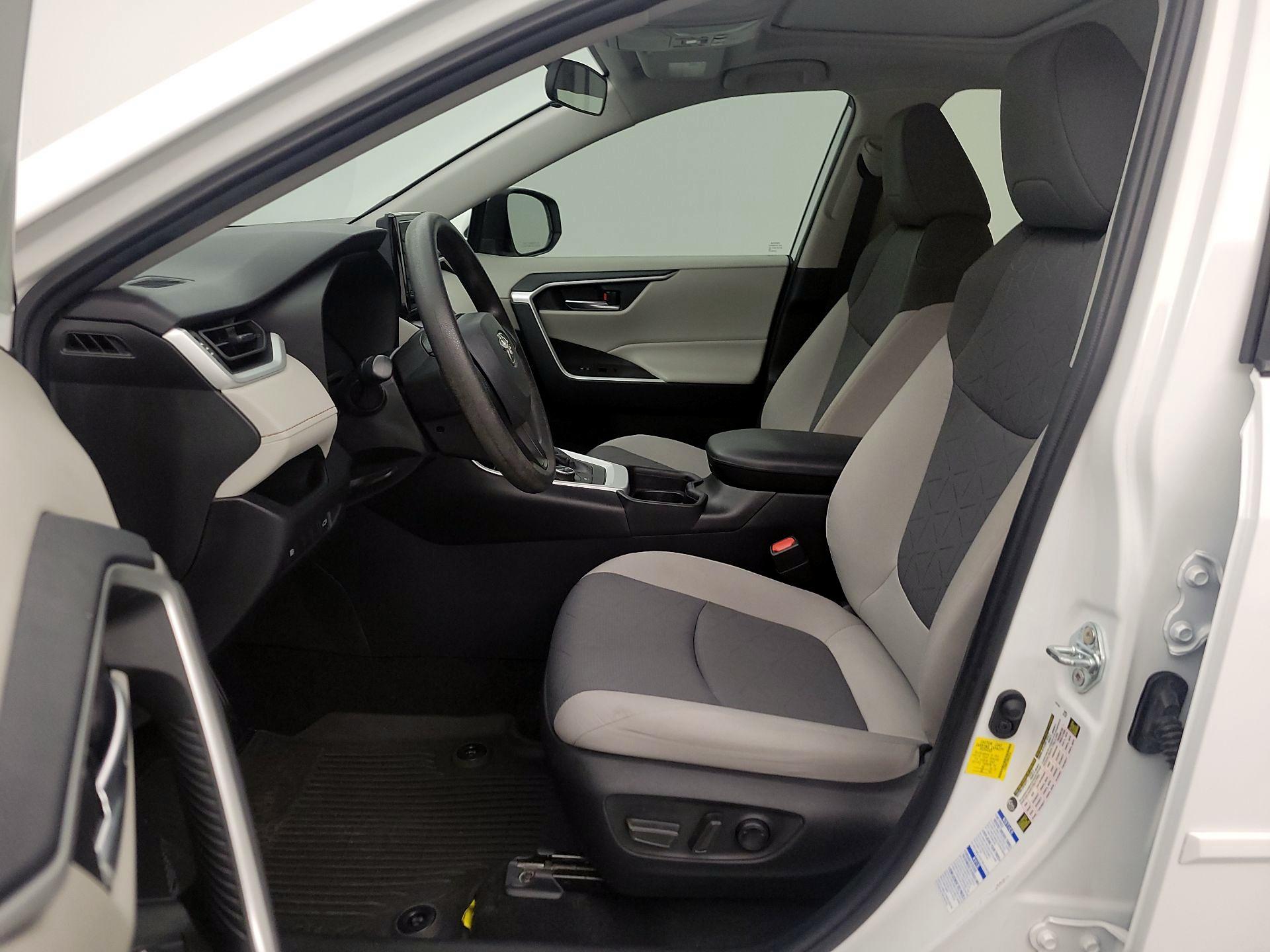 Thumbnail: 2021 Toyota RAV4 - 11