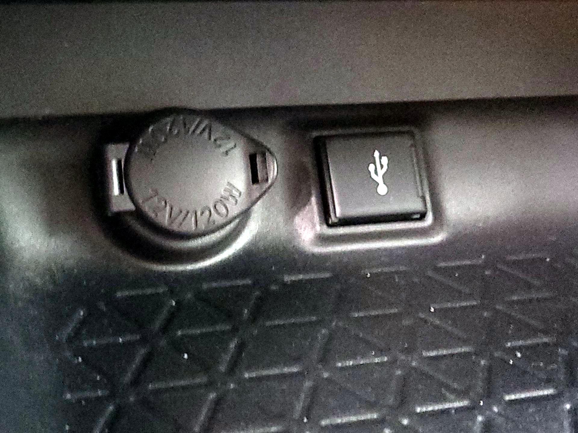 Thumbnail: 2021 Toyota RAV4 - 18