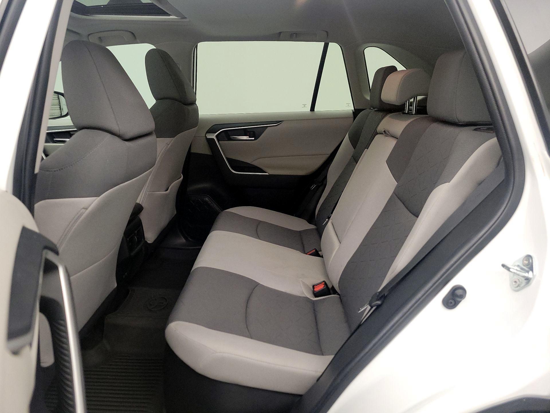 Thumbnail: 2021 Toyota RAV4 - 20