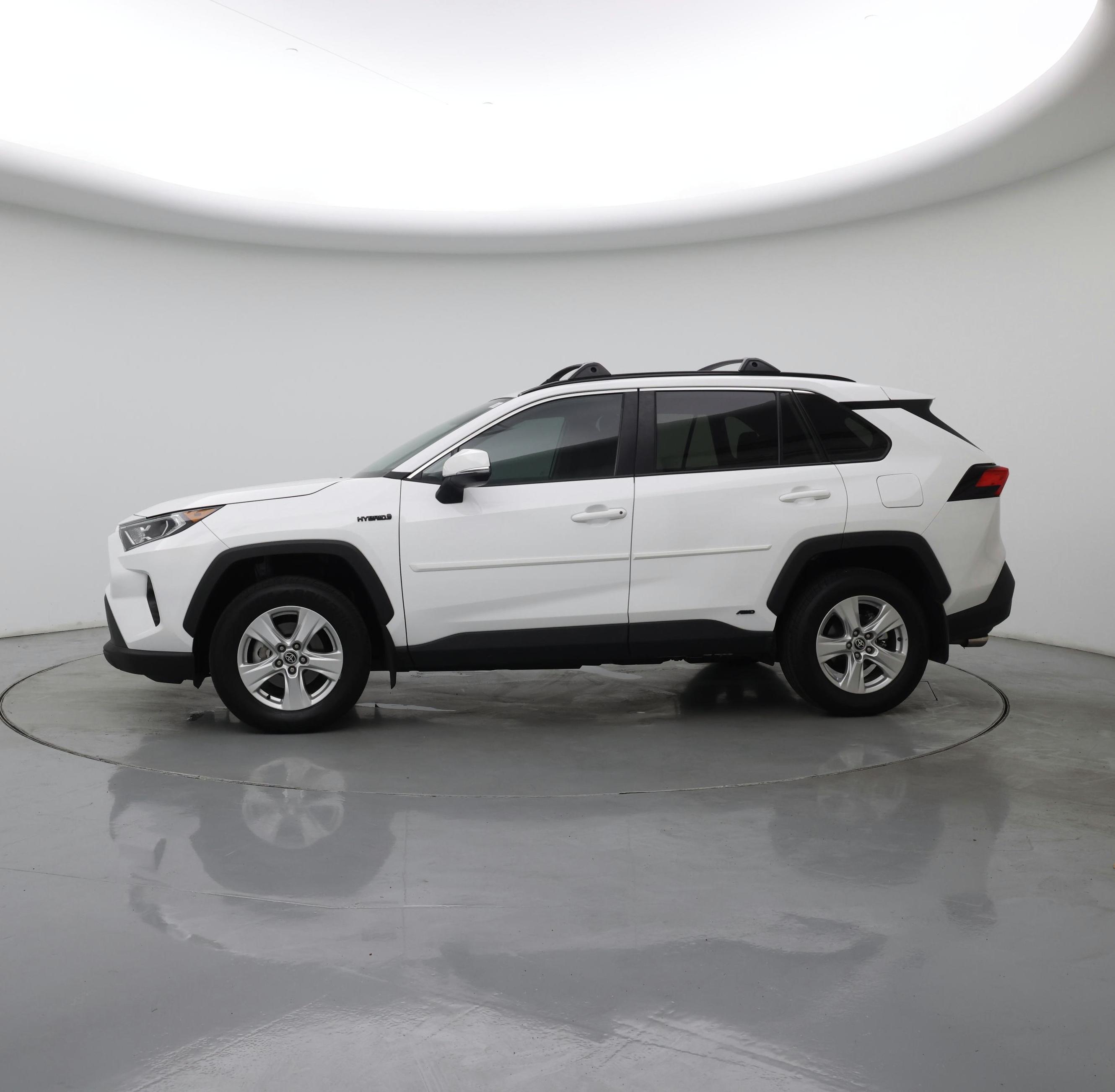 Thumbnail: 2021 Toyota RAV4 - 3