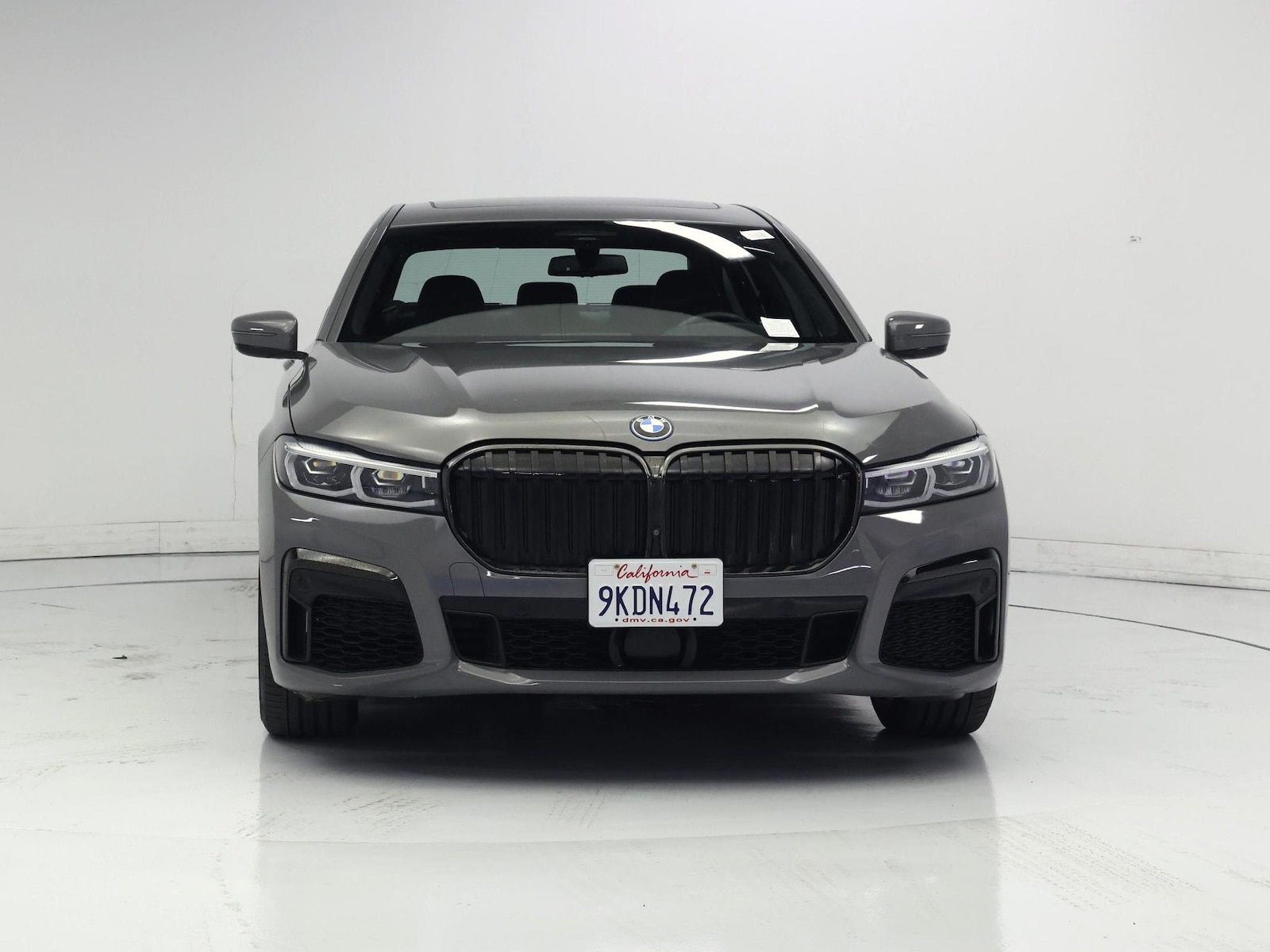2022 BMW 7 Series 745e - Photo 6