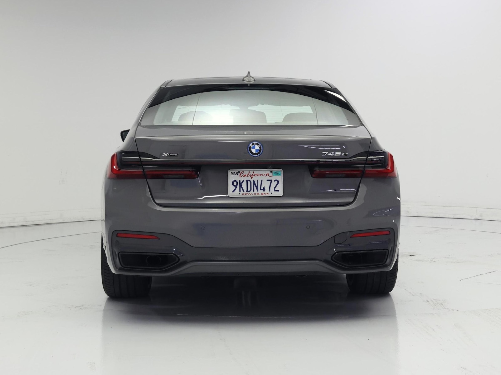 2022 BMW 7 Series 745e - Photo 7