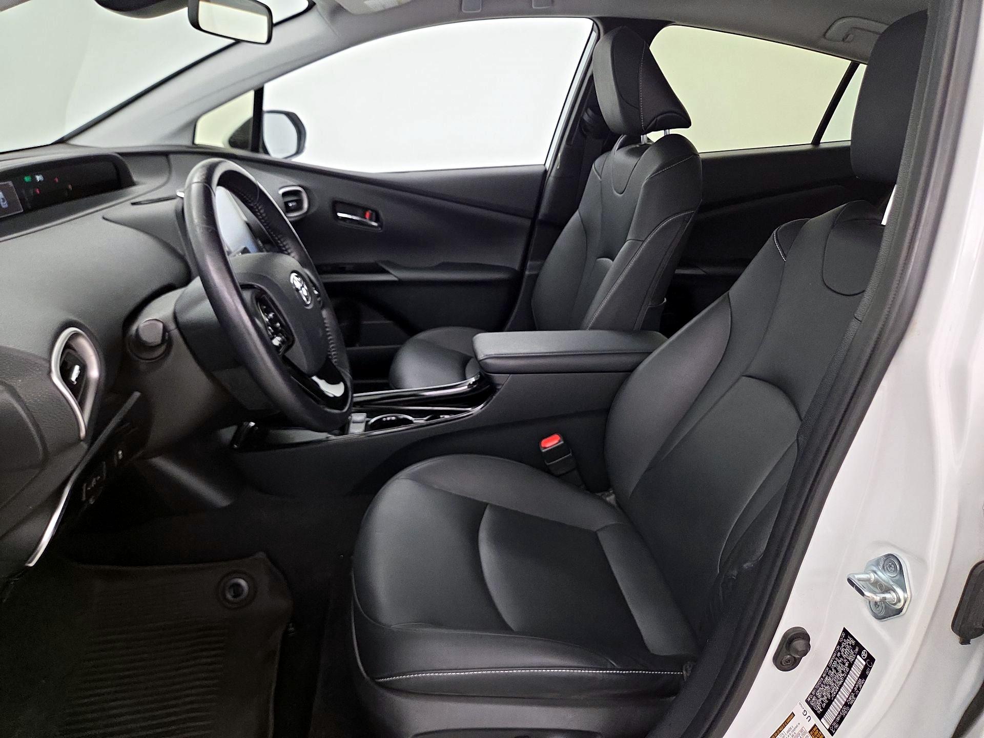Thumbnail: 2021 Toyota Prius Prime - 11