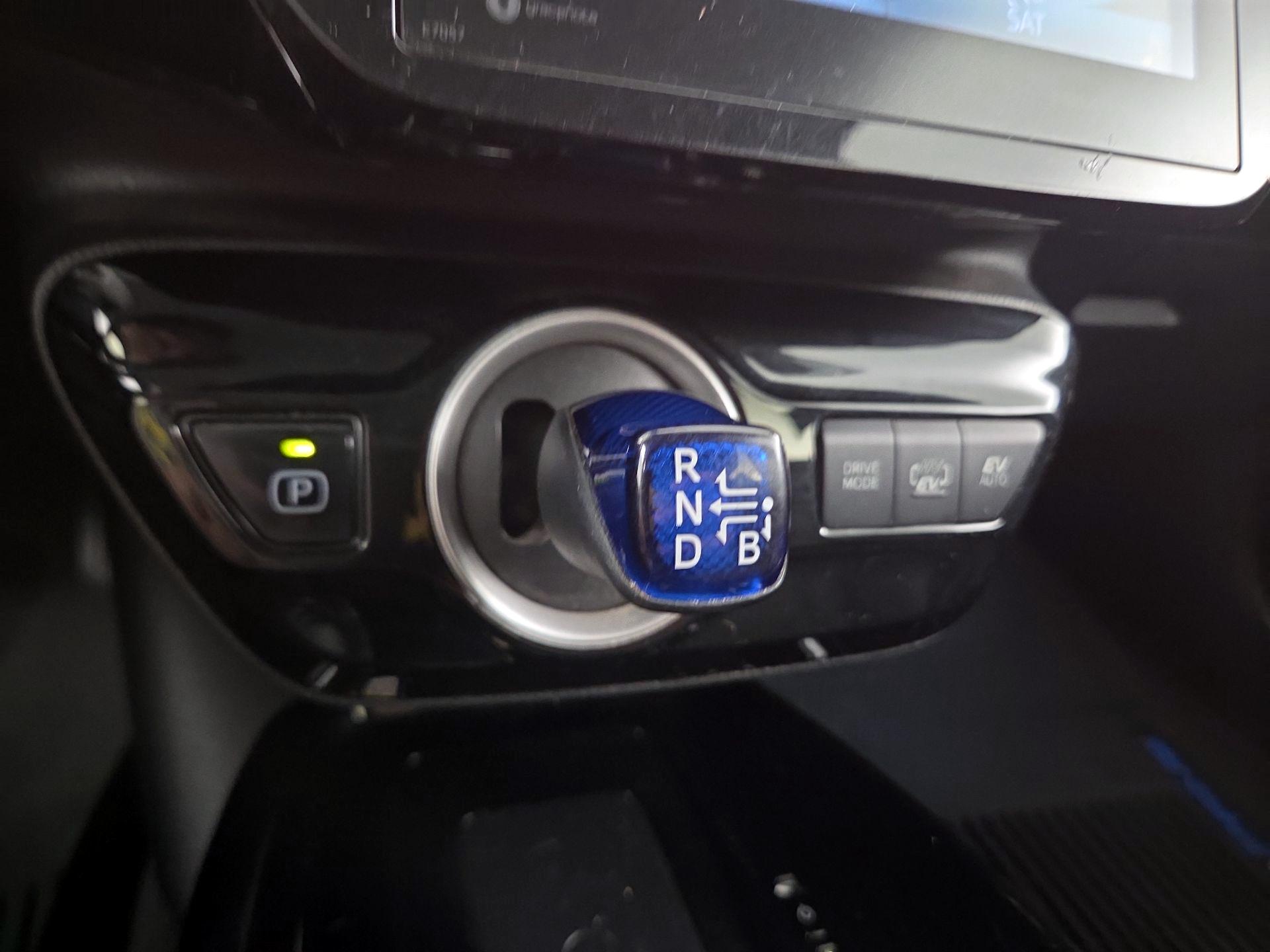 Thumbnail: 2021 Toyota Prius Prime - 18