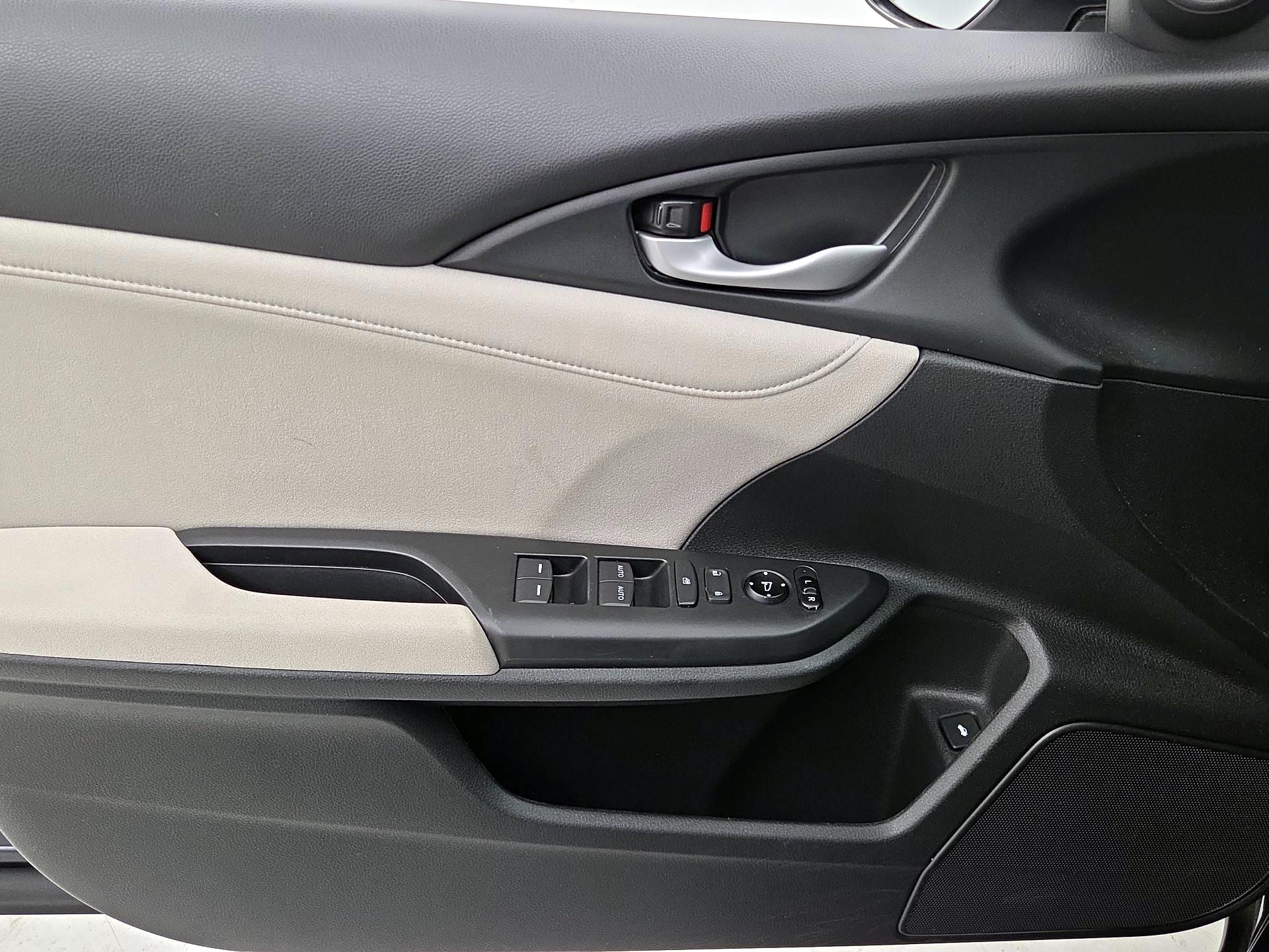 Thumbnail: 2020 Honda Insight - 12