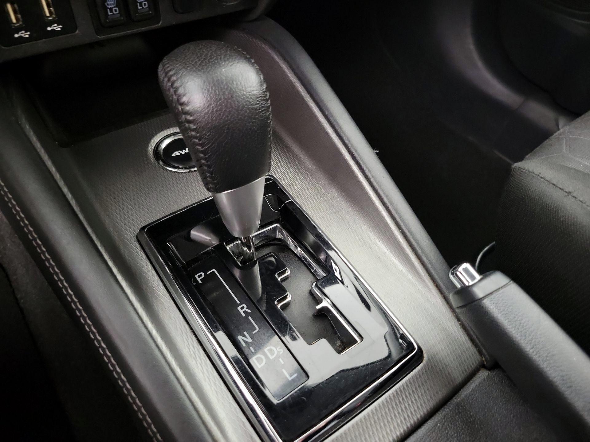 Thumbnail: 2020 Mitsubishi Outlander Sport - 17