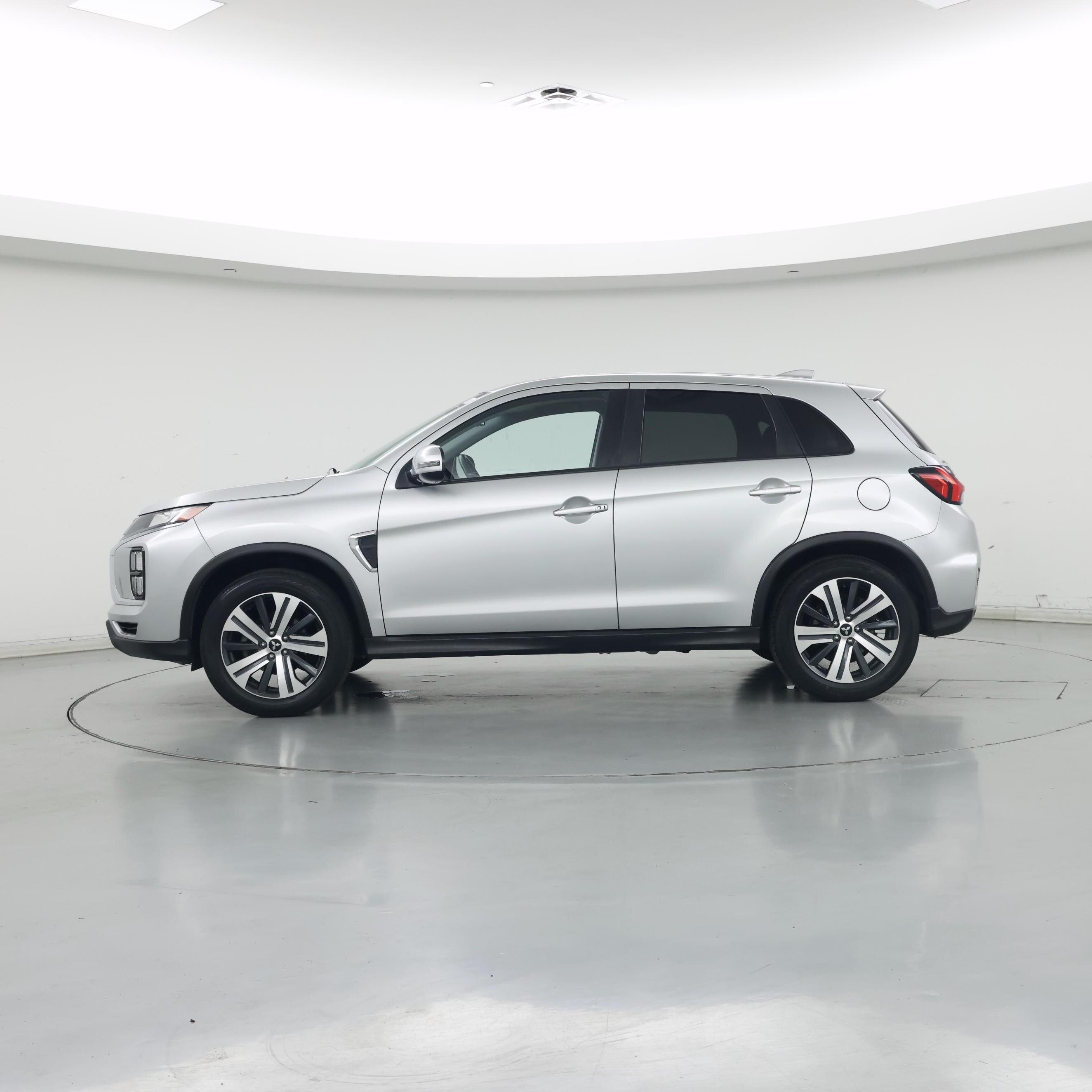 Thumbnail: 2020 Mitsubishi Outlander Sport - 3