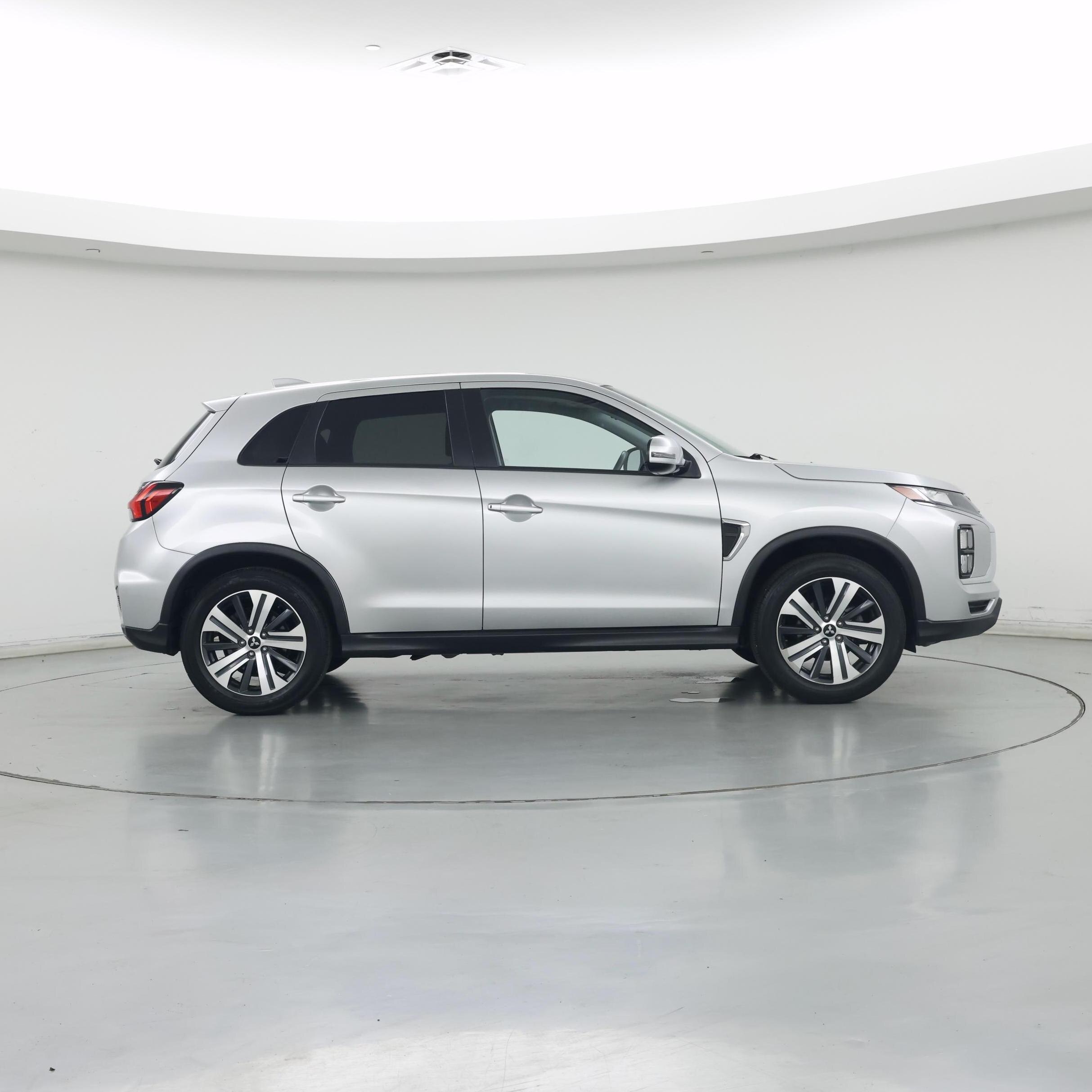 Thumbnail: 2020 Mitsubishi Outlander Sport - 7