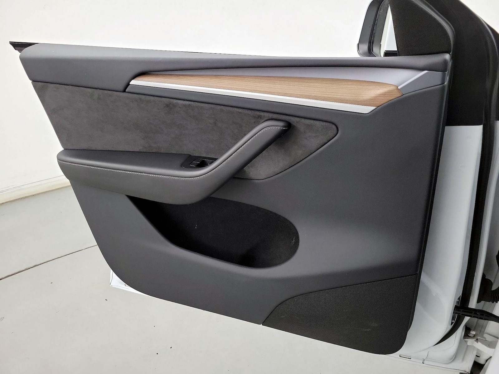 2023 Tesla Model Y Long Range - Photo 13