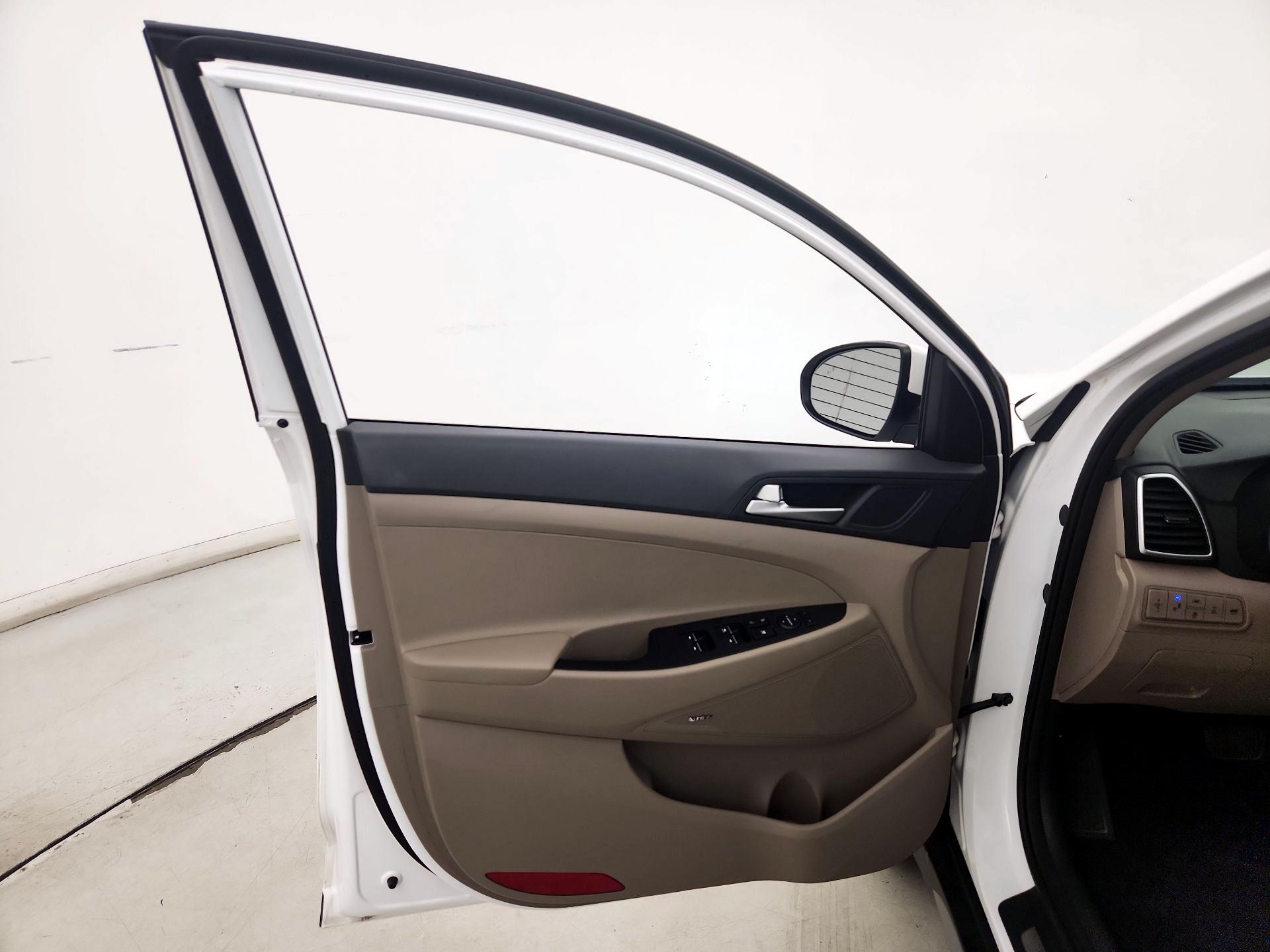 Thumbnail: 2020 Hyundai Tucson - 12