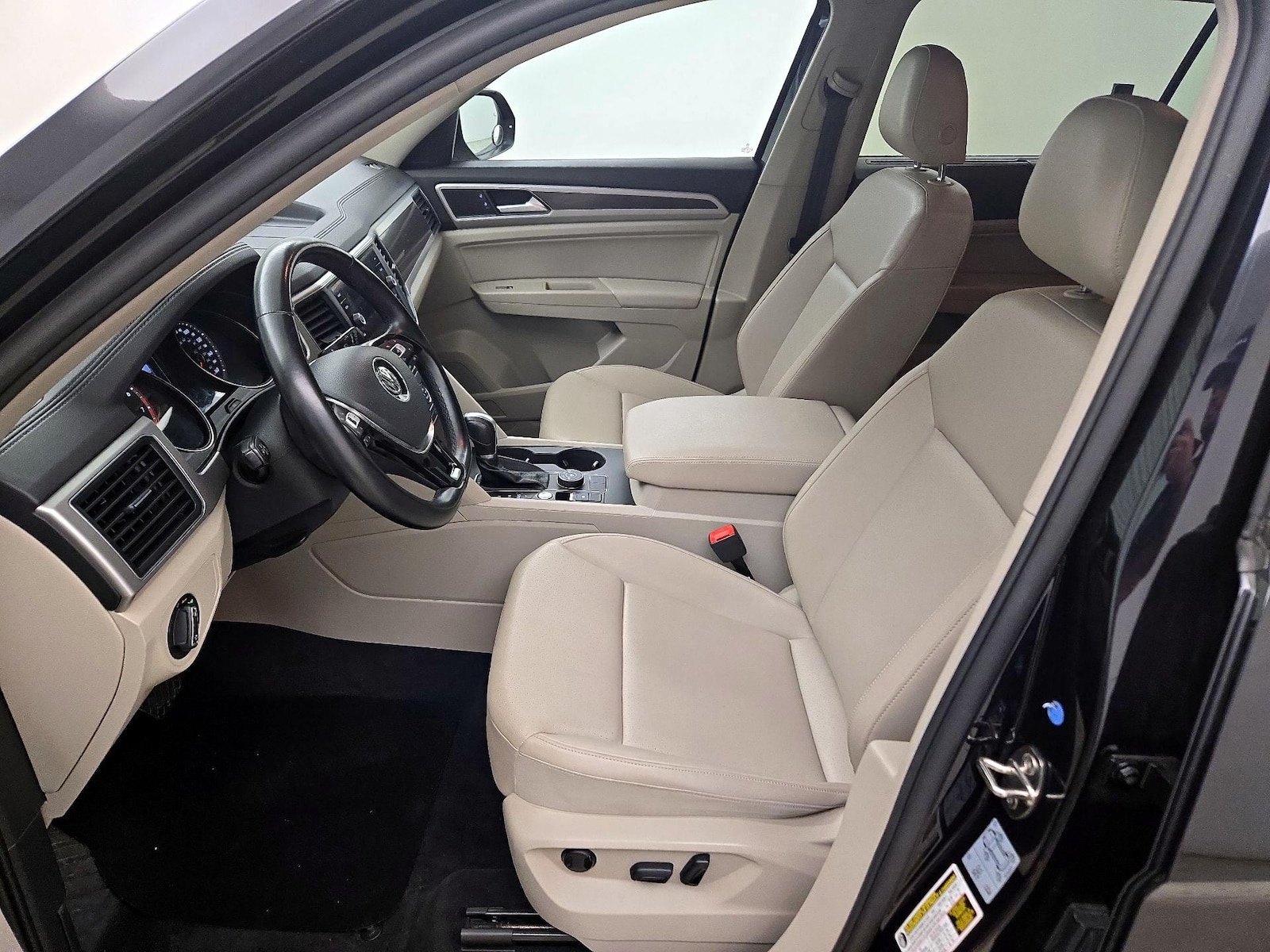 2018 Volkswagen Atlas SE w/Tech - Photo 12