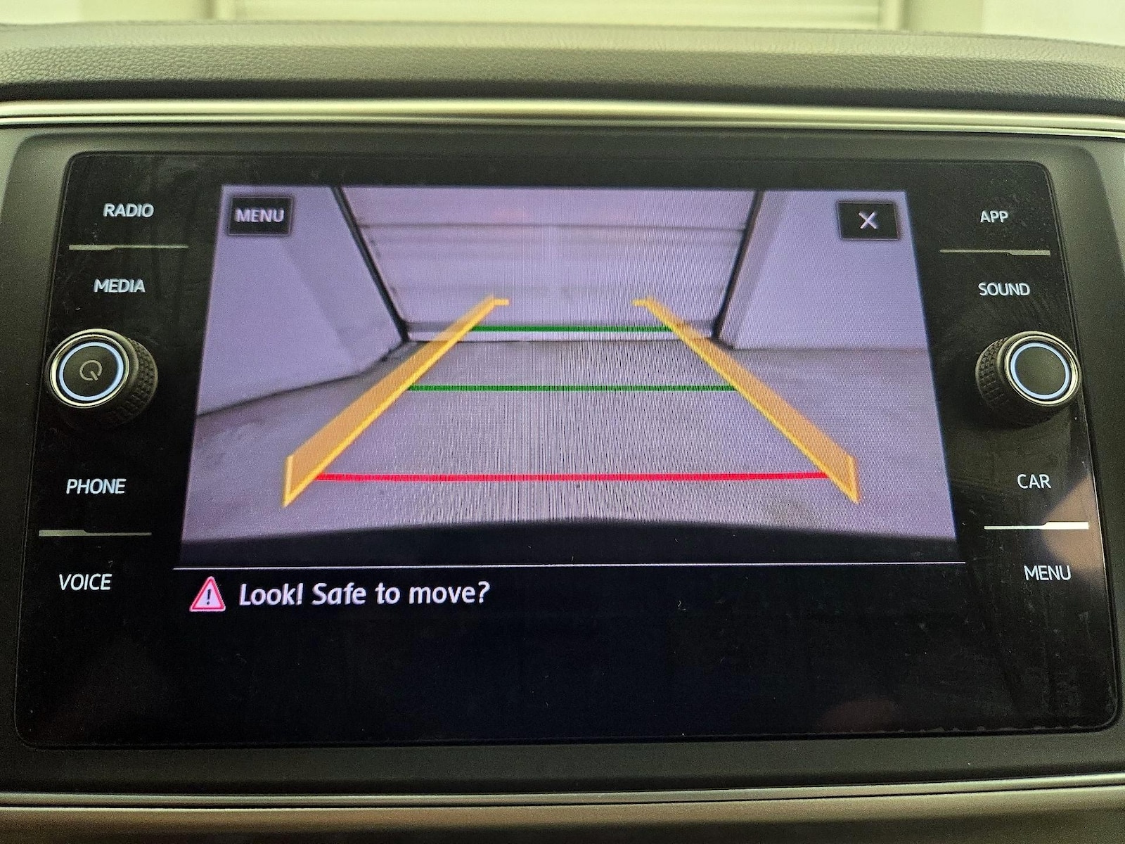 2018 Volkswagen Atlas SE w/Tech - Photo 15