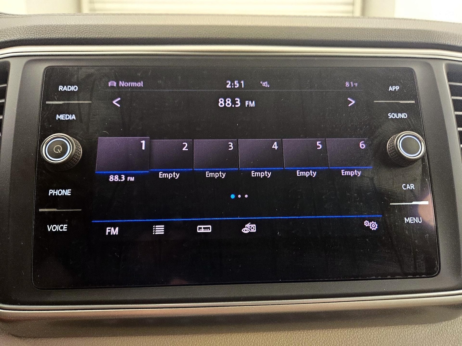 2018 Volkswagen Atlas SE w/Tech - Photo 16