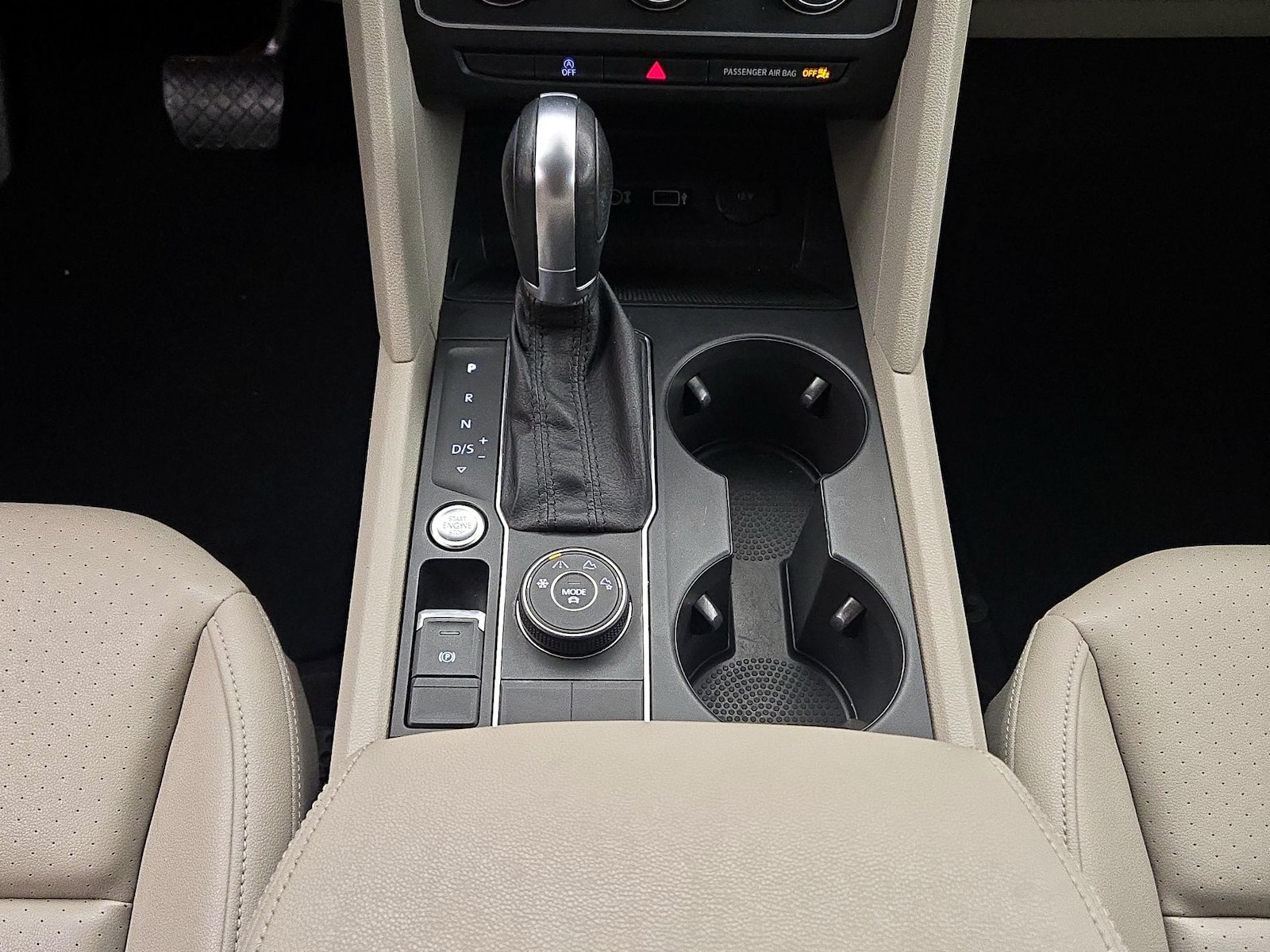2018 Volkswagen Atlas SE w/Tech - Photo 18