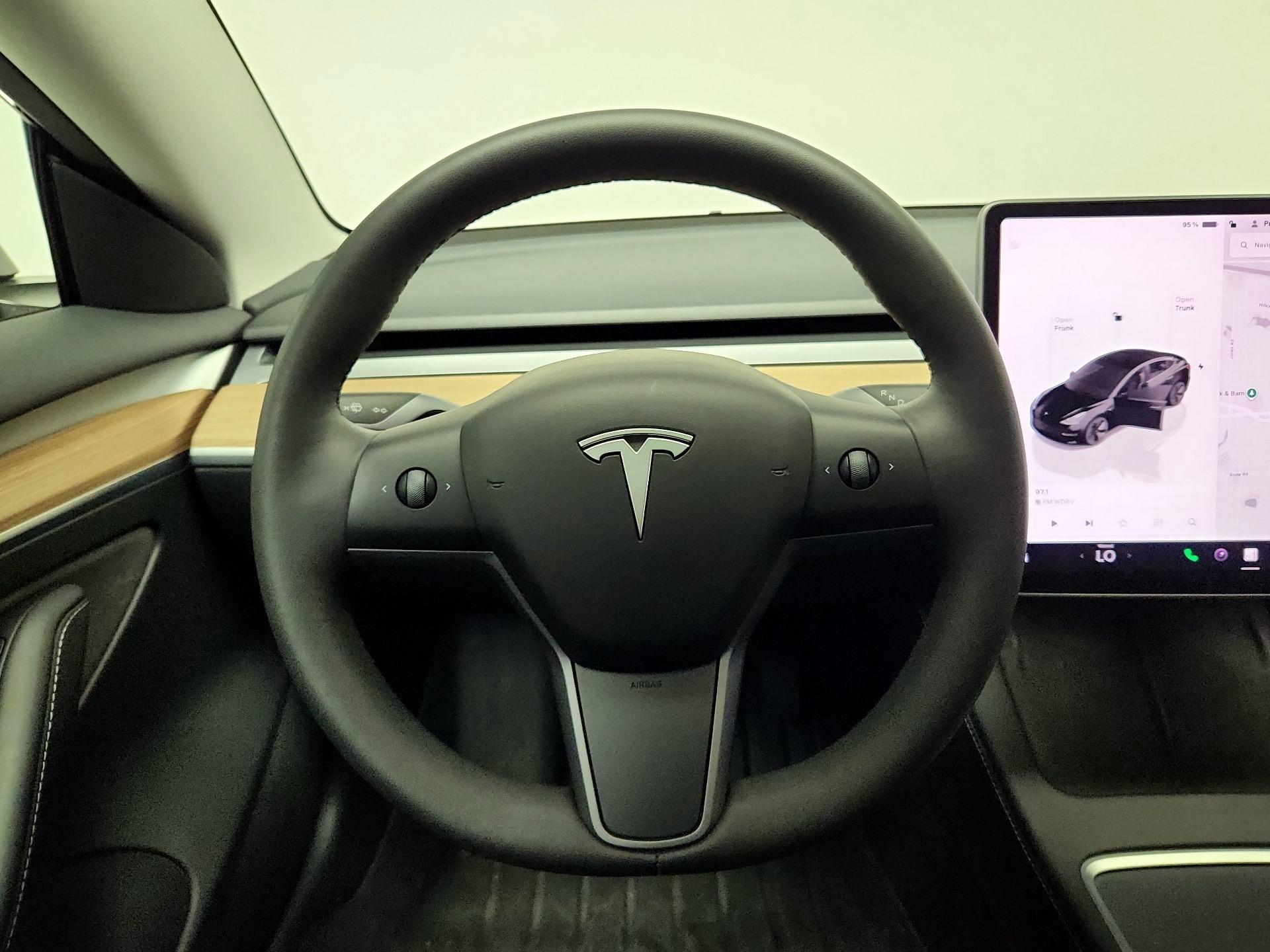 Thumbnail: 2023 Tesla Model 3 - 10