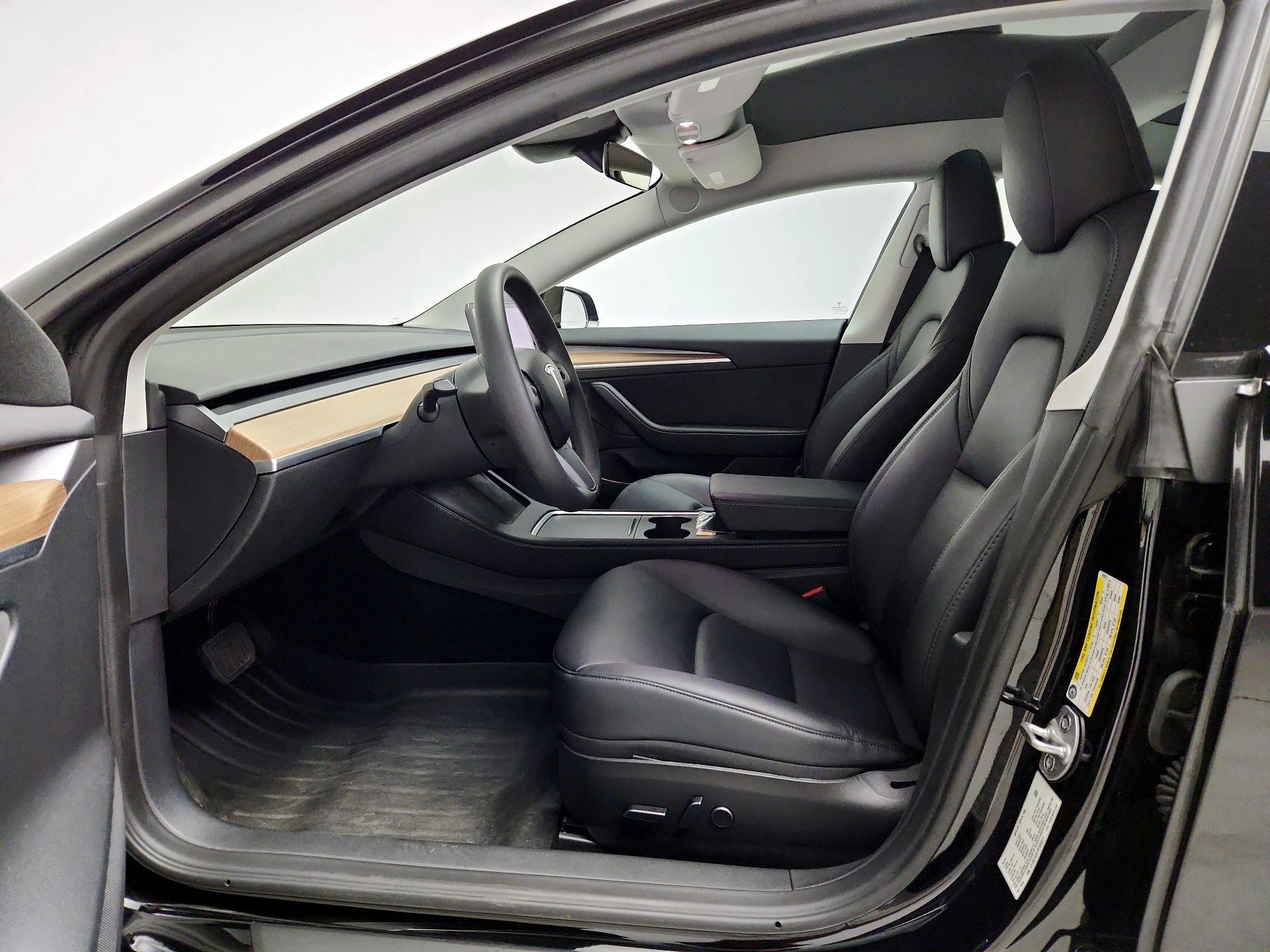 Thumbnail: 2023 Tesla Model 3 - 11