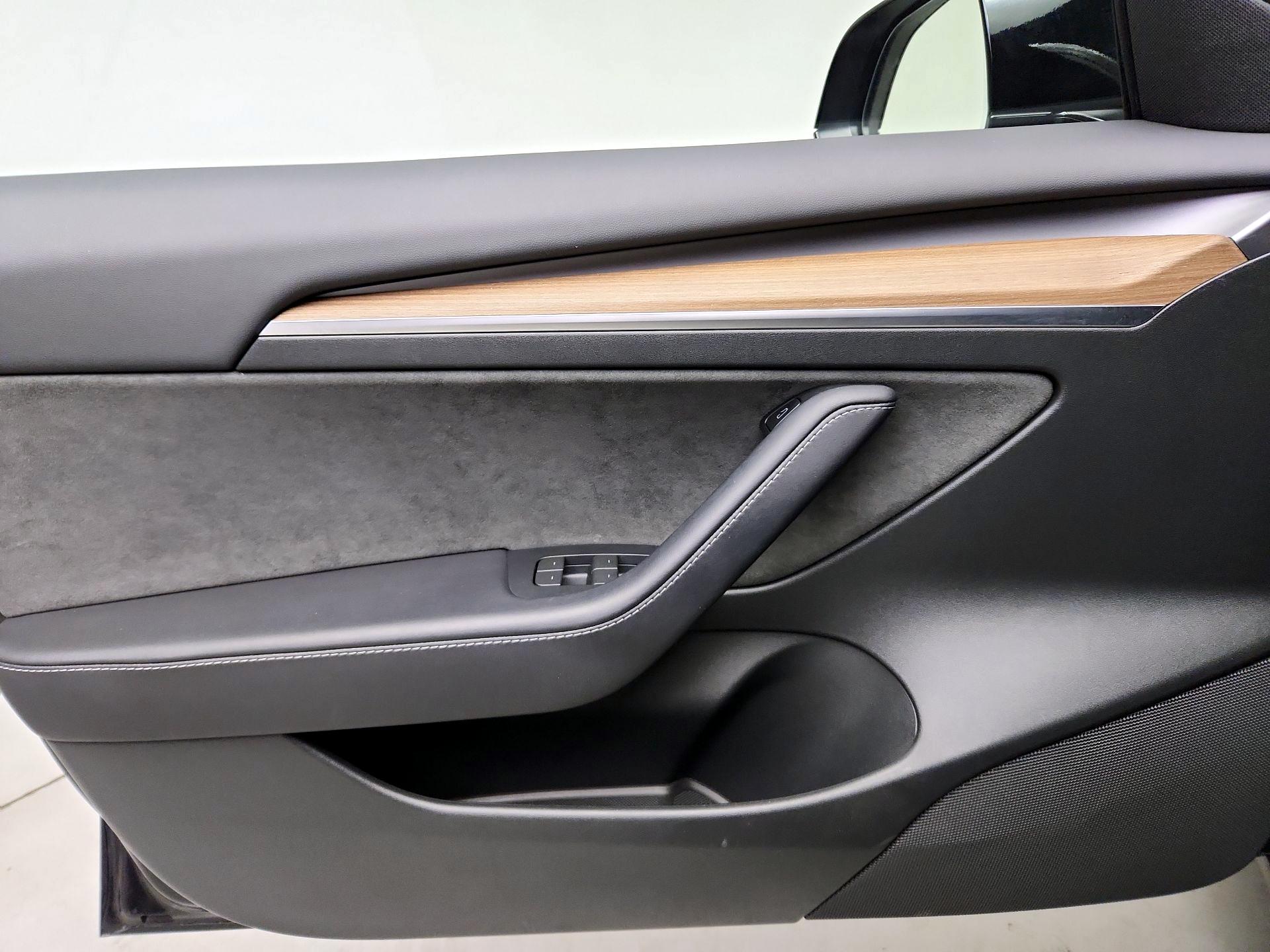 Thumbnail: 2023 Tesla Model 3 - 12