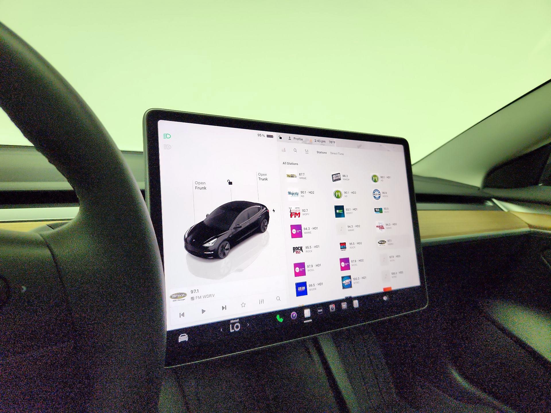 Thumbnail: 2023 Tesla Model 3 - 15