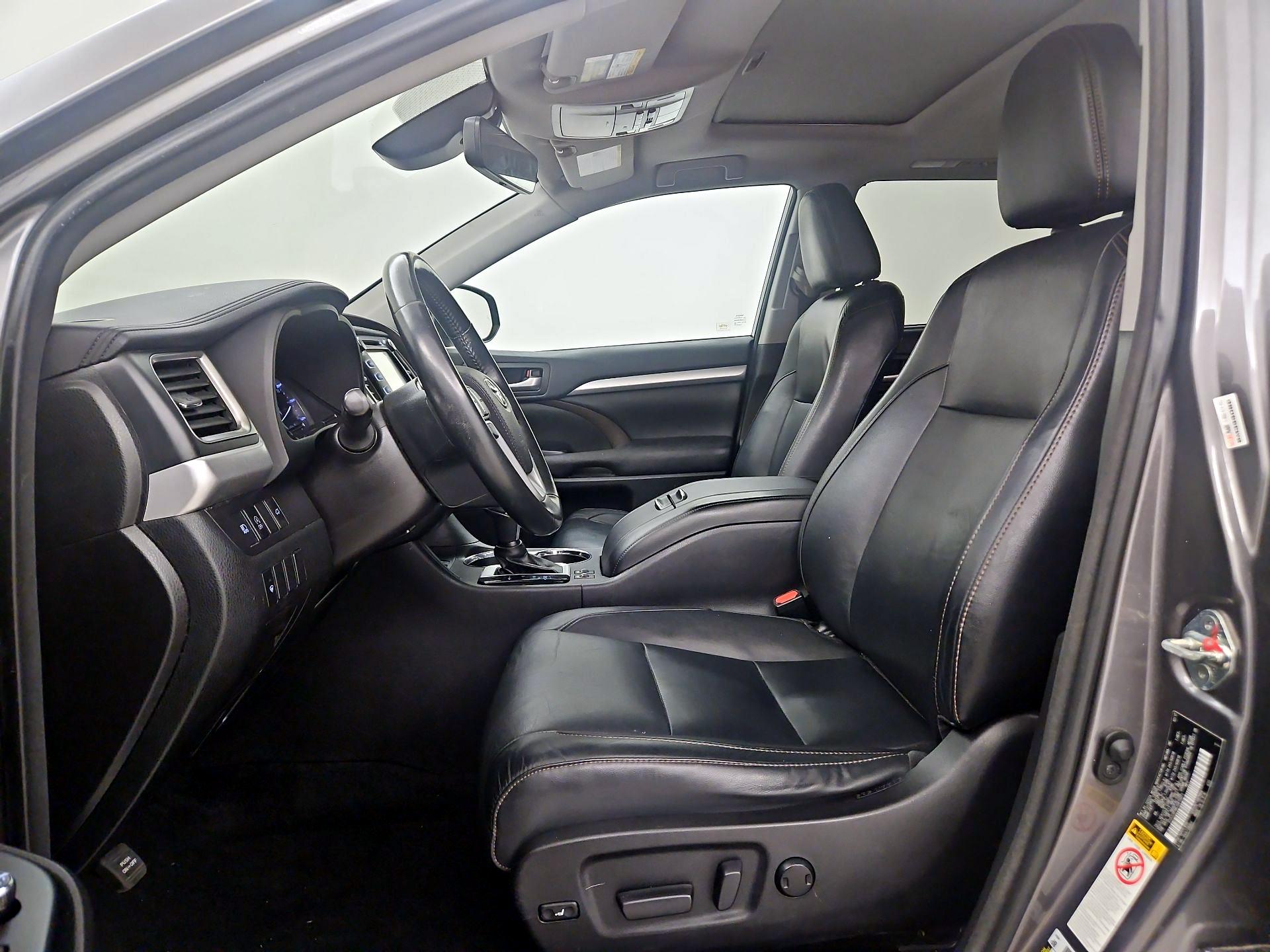 Thumbnail: 2018 Toyota Highlander - 11