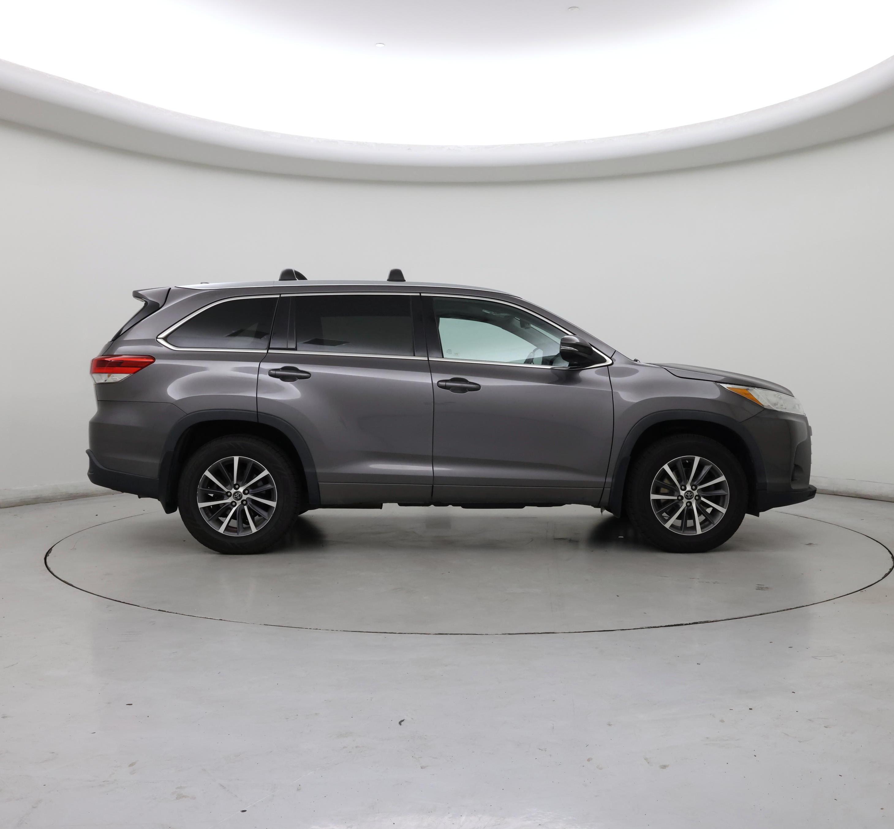 Thumbnail: 2018 Toyota Highlander - 7