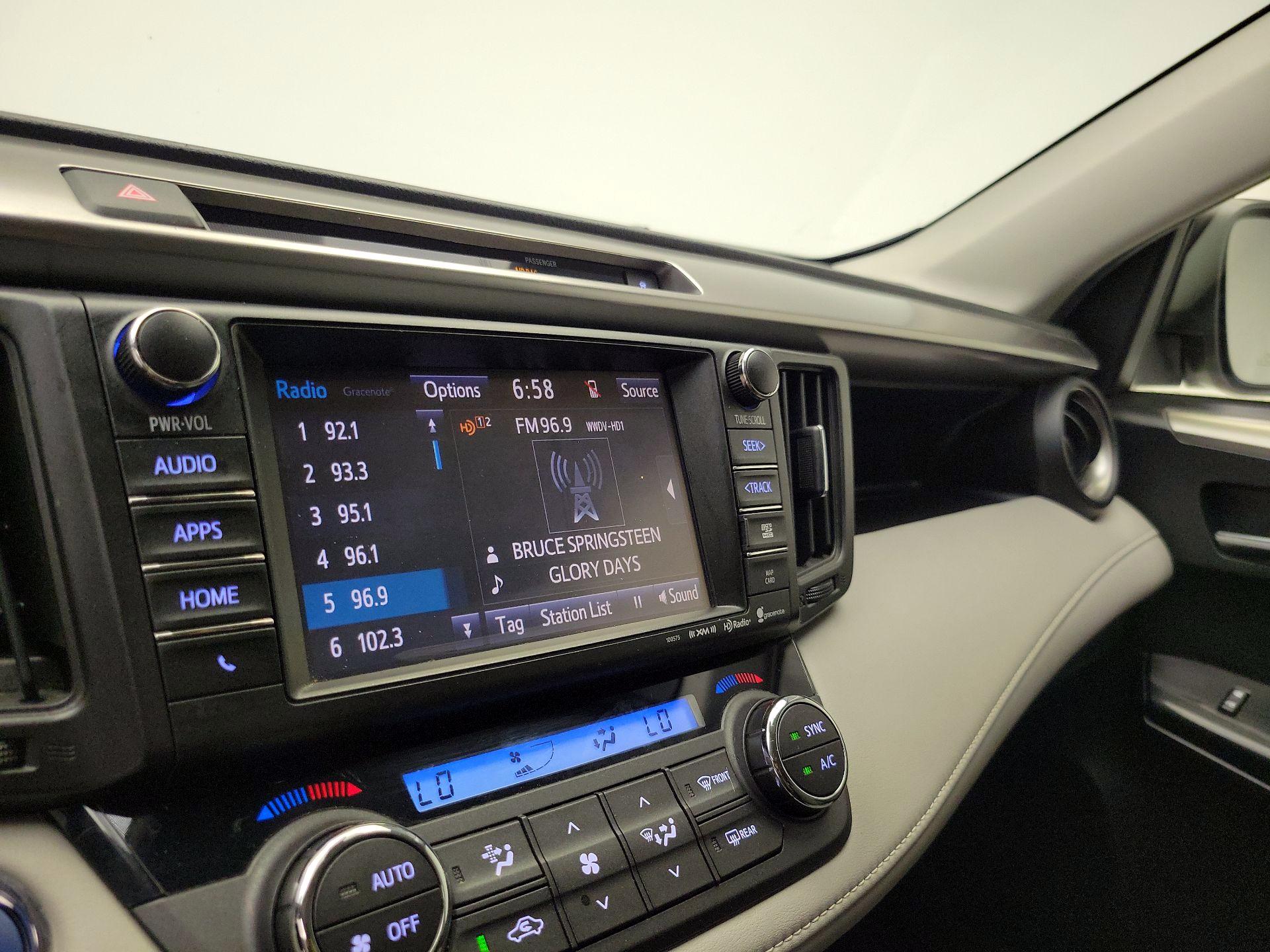 Thumbnail: 2016 Toyota RAV4 - 16