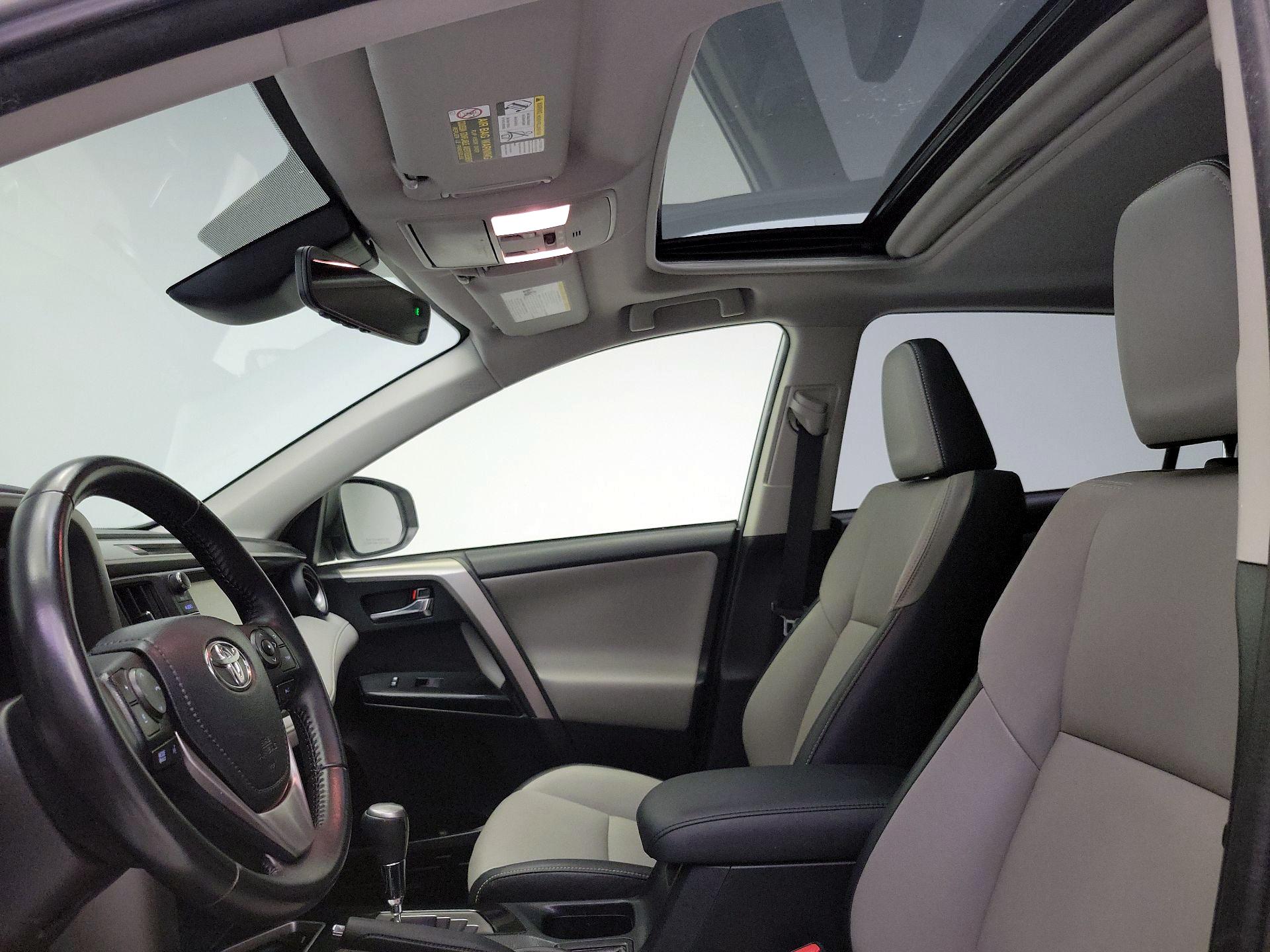 Thumbnail: 2016 Toyota RAV4 - 20