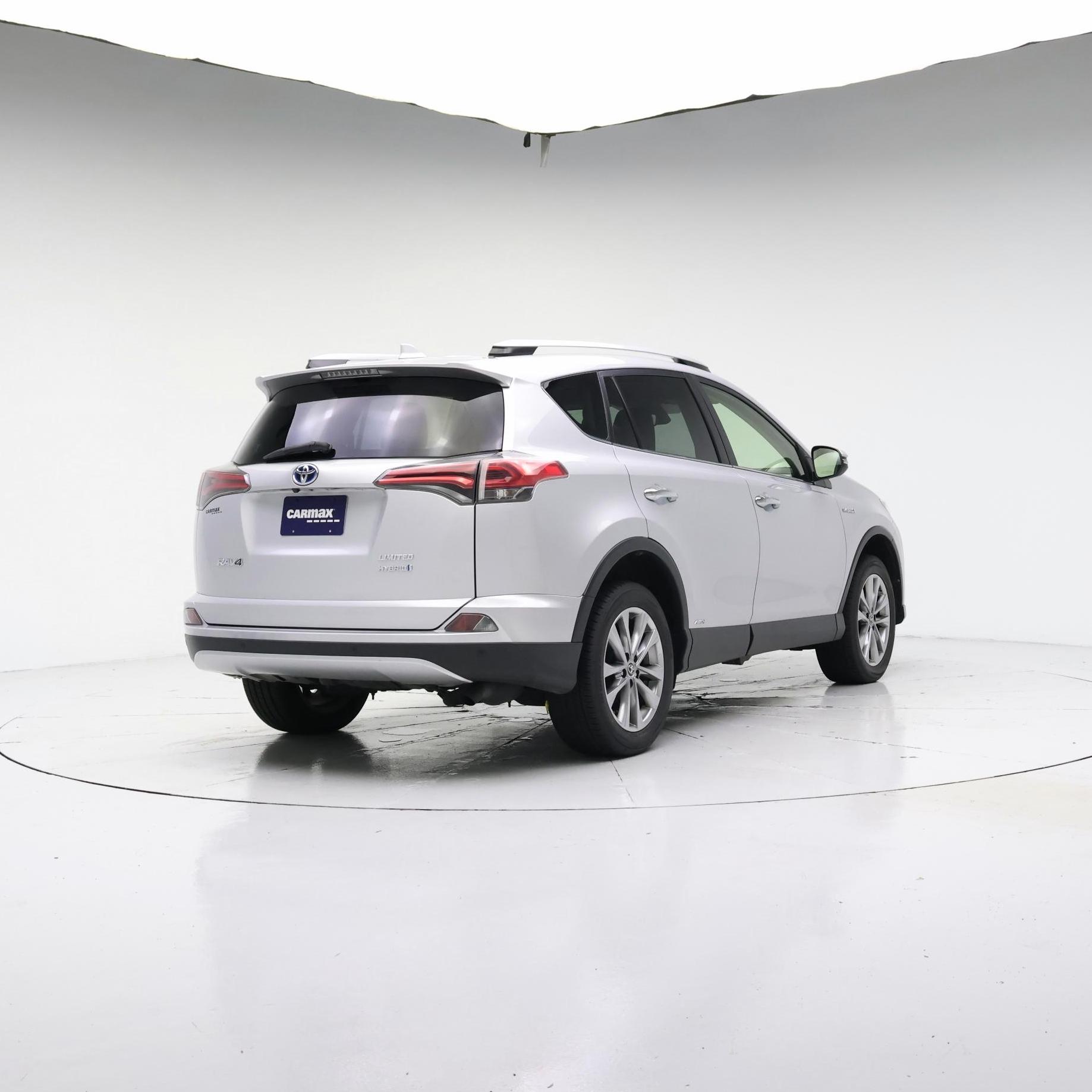 Thumbnail: 2016 Toyota RAV4 - 8