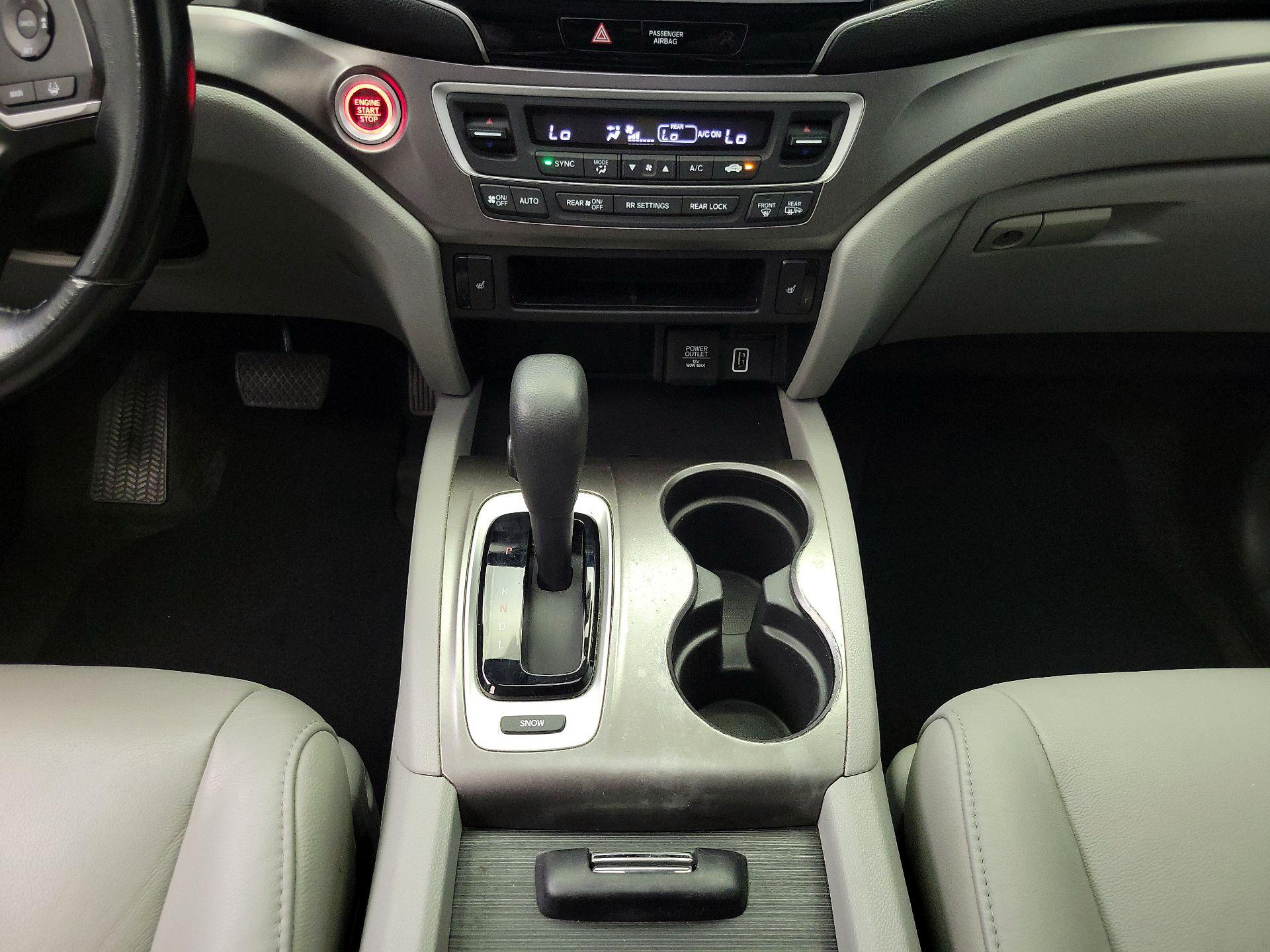 Thumbnail: 2019 Honda Pilot - 17