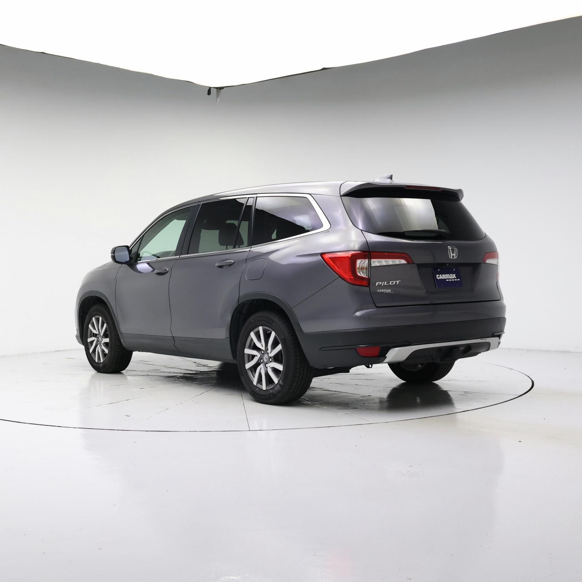 Thumbnail: 2019 Honda Pilot - 2