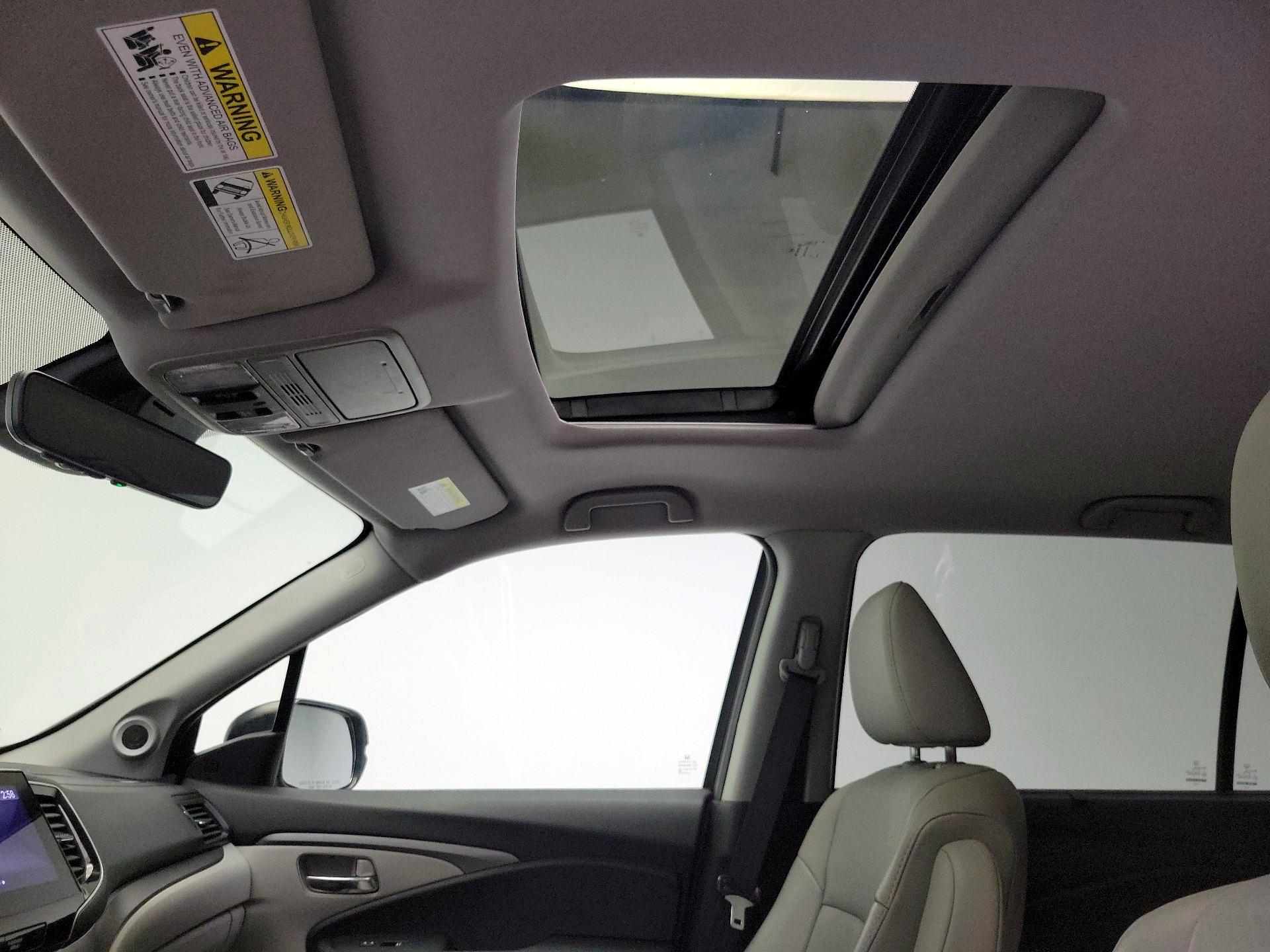 Thumbnail: 2019 Honda Pilot - 19