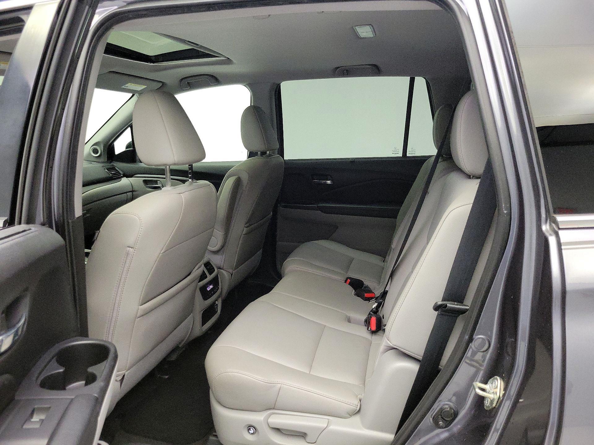 Thumbnail: 2019 Honda Pilot - 20