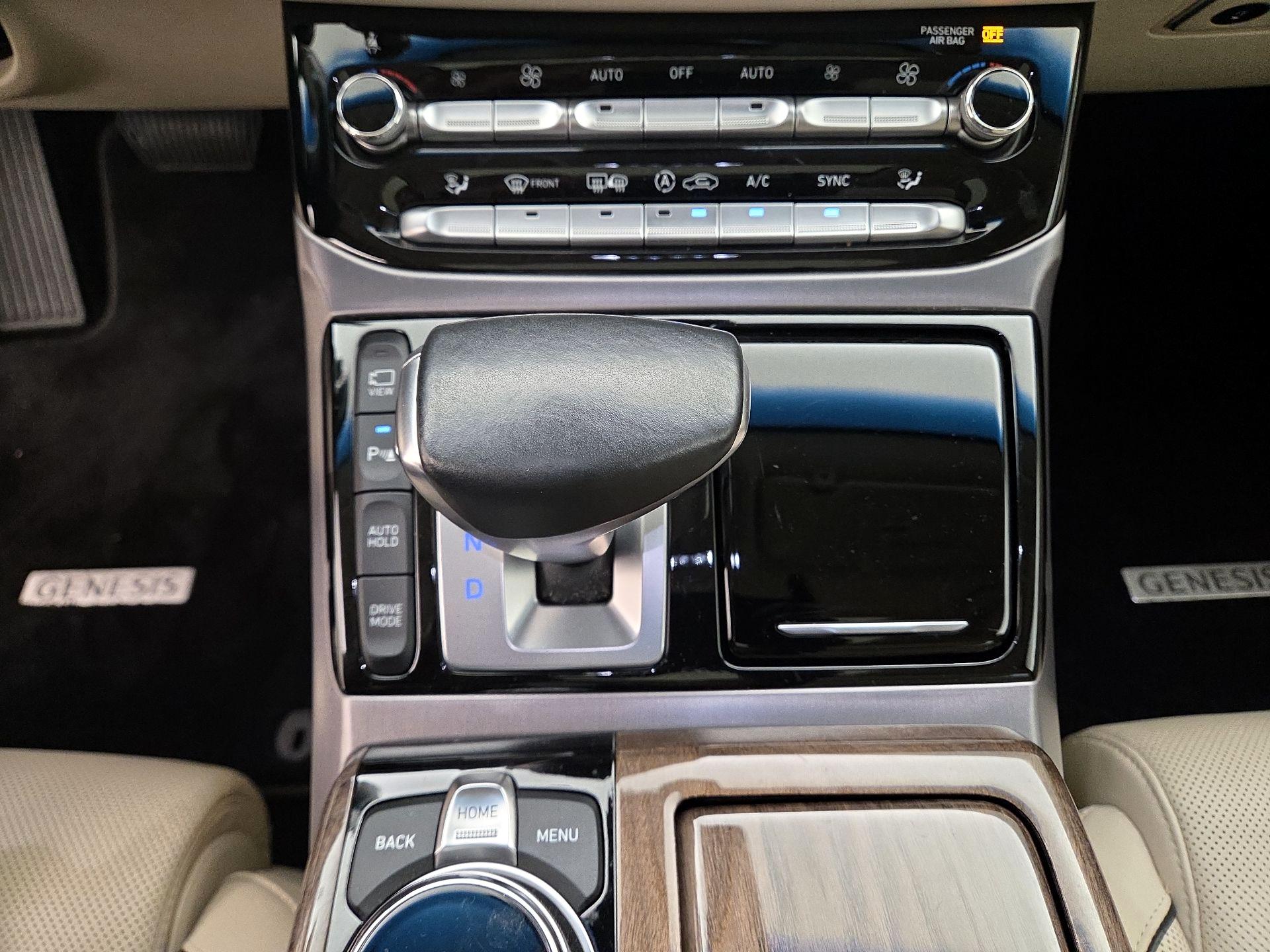 Thumbnail: 2019 Genesis G90 - 18