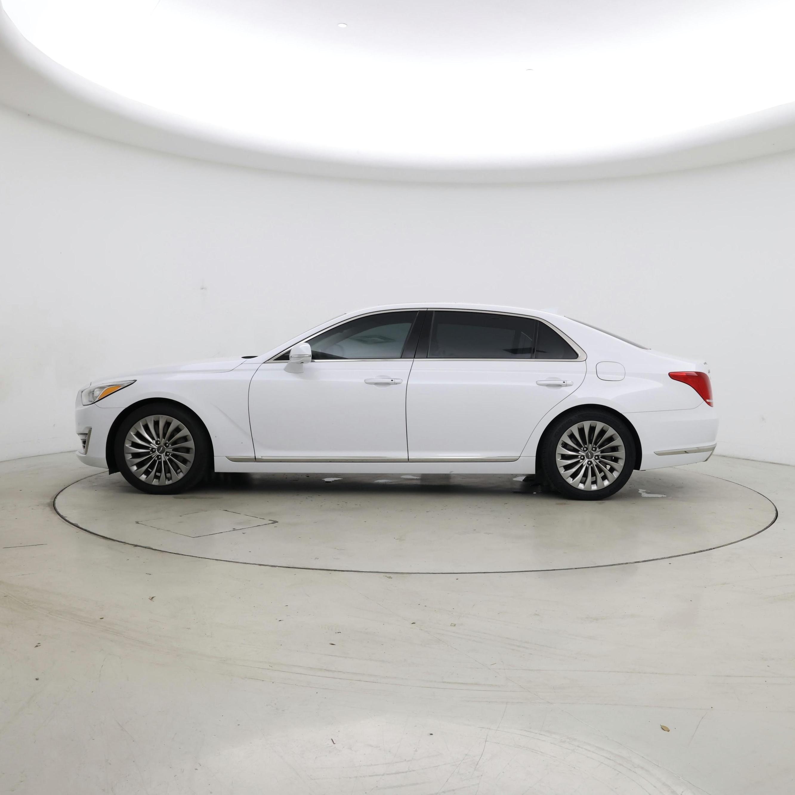 Thumbnail: 2019 Genesis G90 - 3