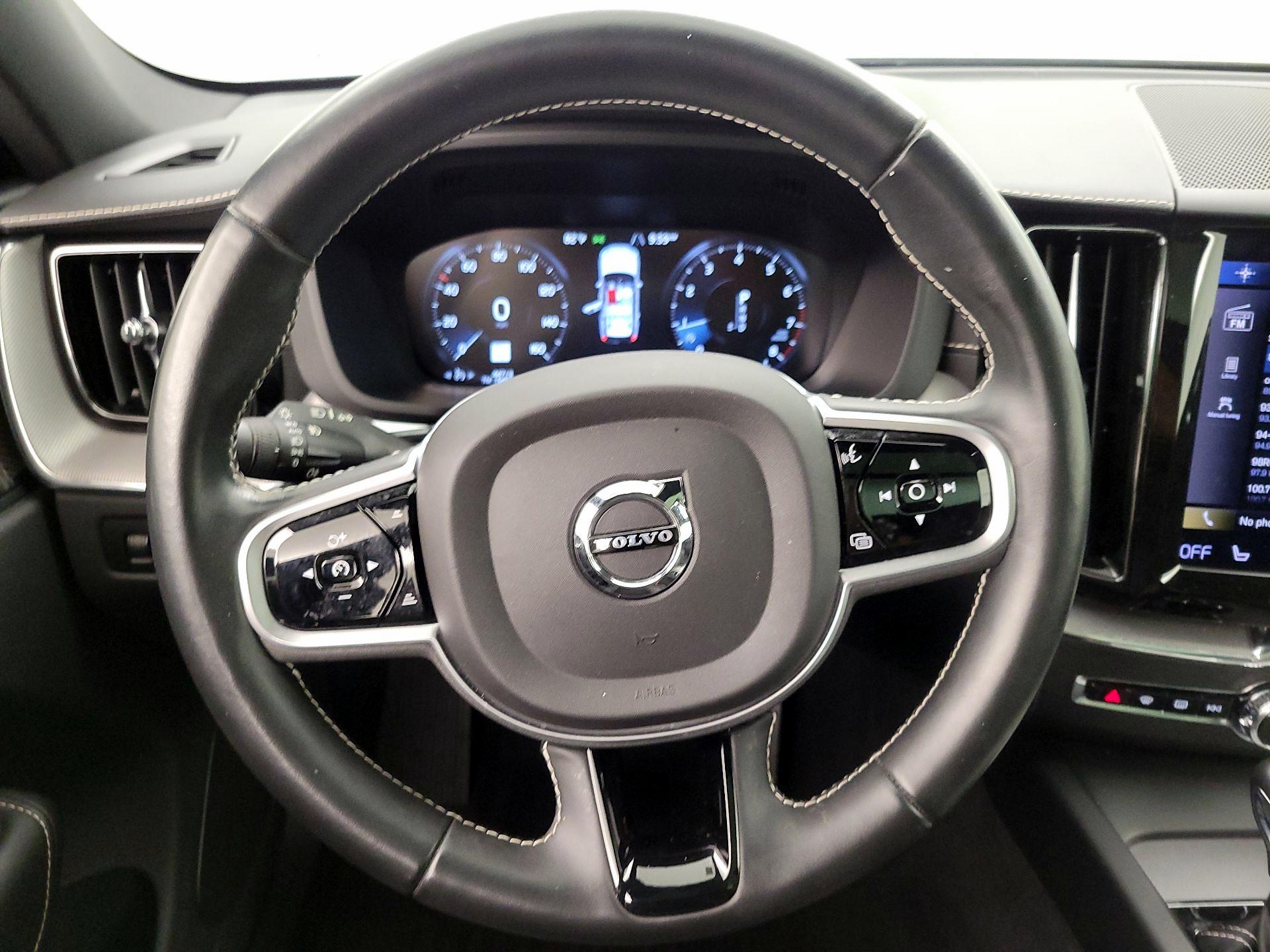 Thumbnail: 2021 Volvo XC60 - 10