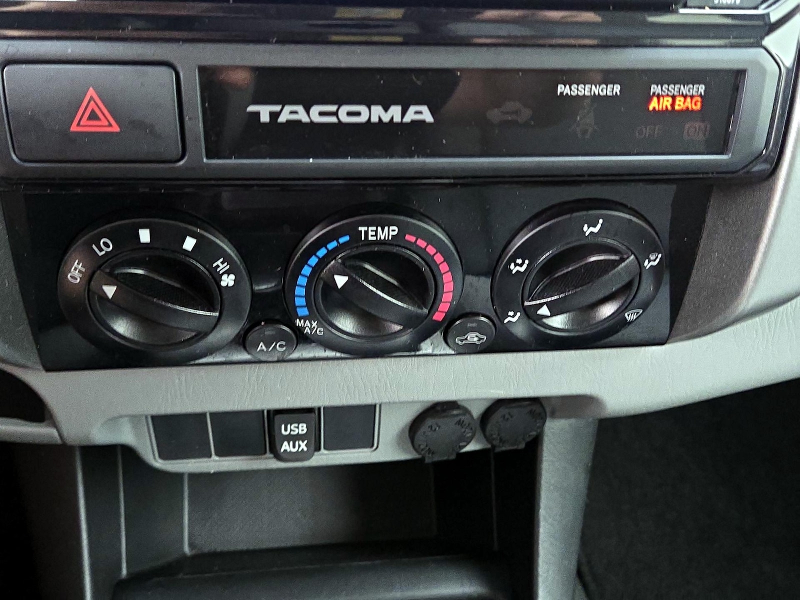 2015 Toyota Tacoma TRD Pro - Photo 17