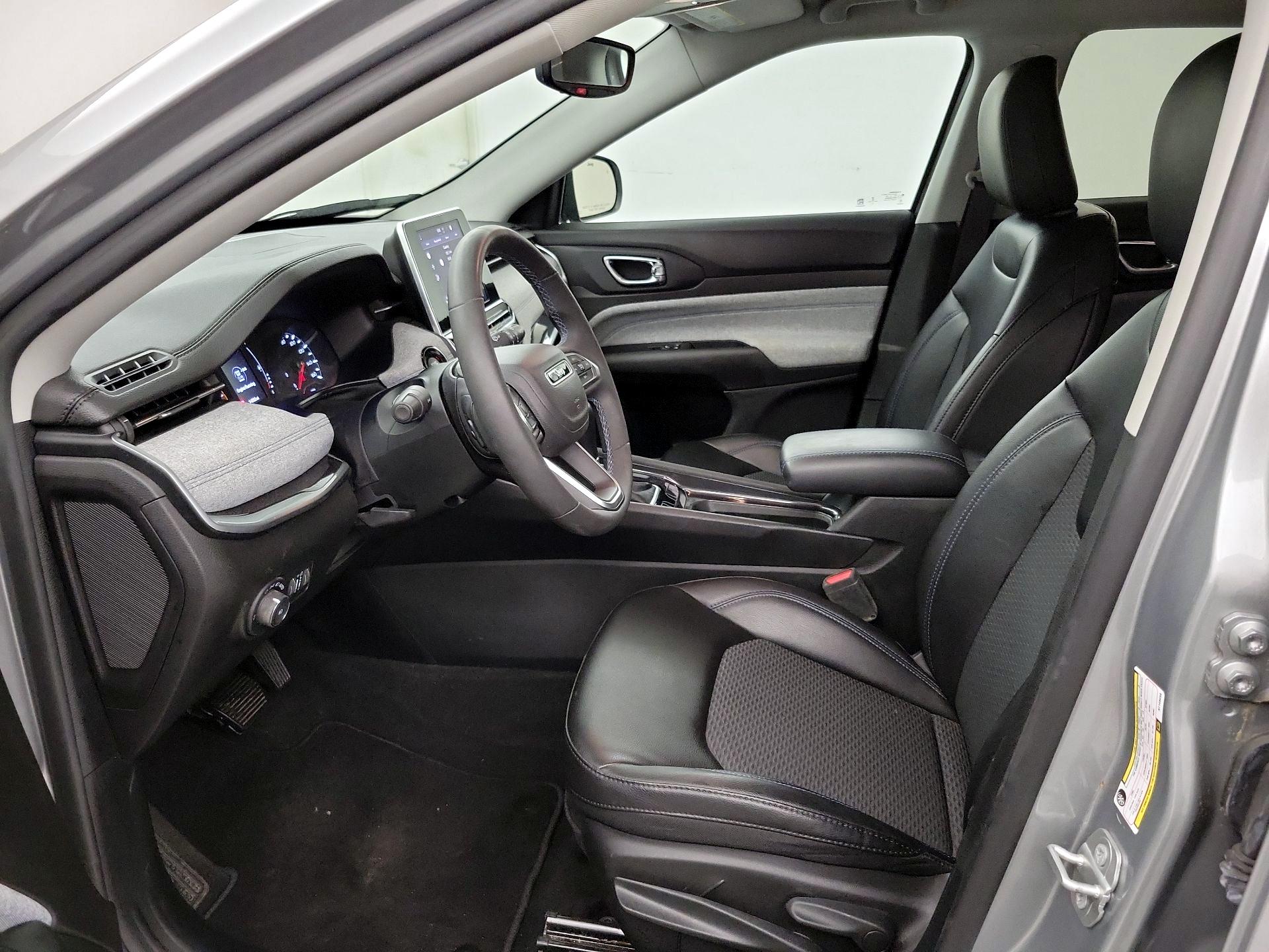 Thumbnail: 2022 Jeep Compass - 11