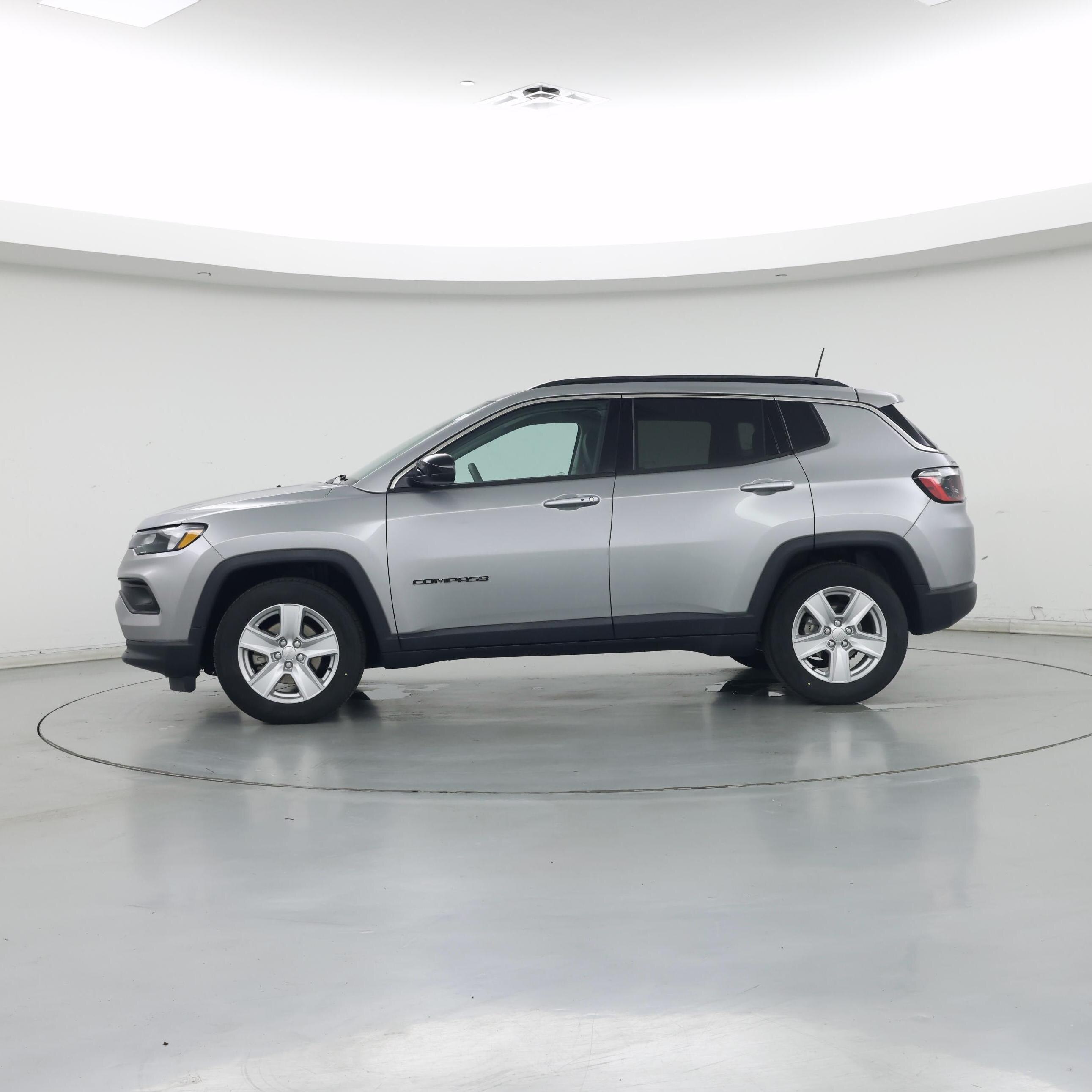 Thumbnail: 2022 Jeep Compass - 3